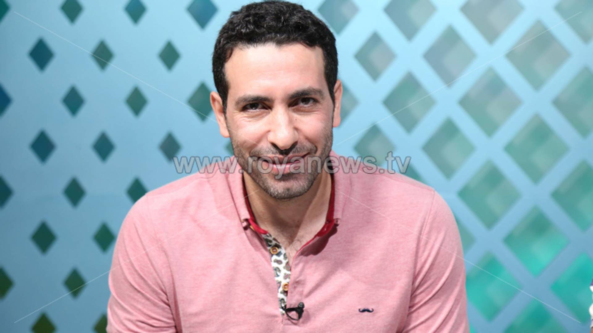 النجم المصري محمد أبو تريكة خلال استضافته في برنامج اكسترا تايم