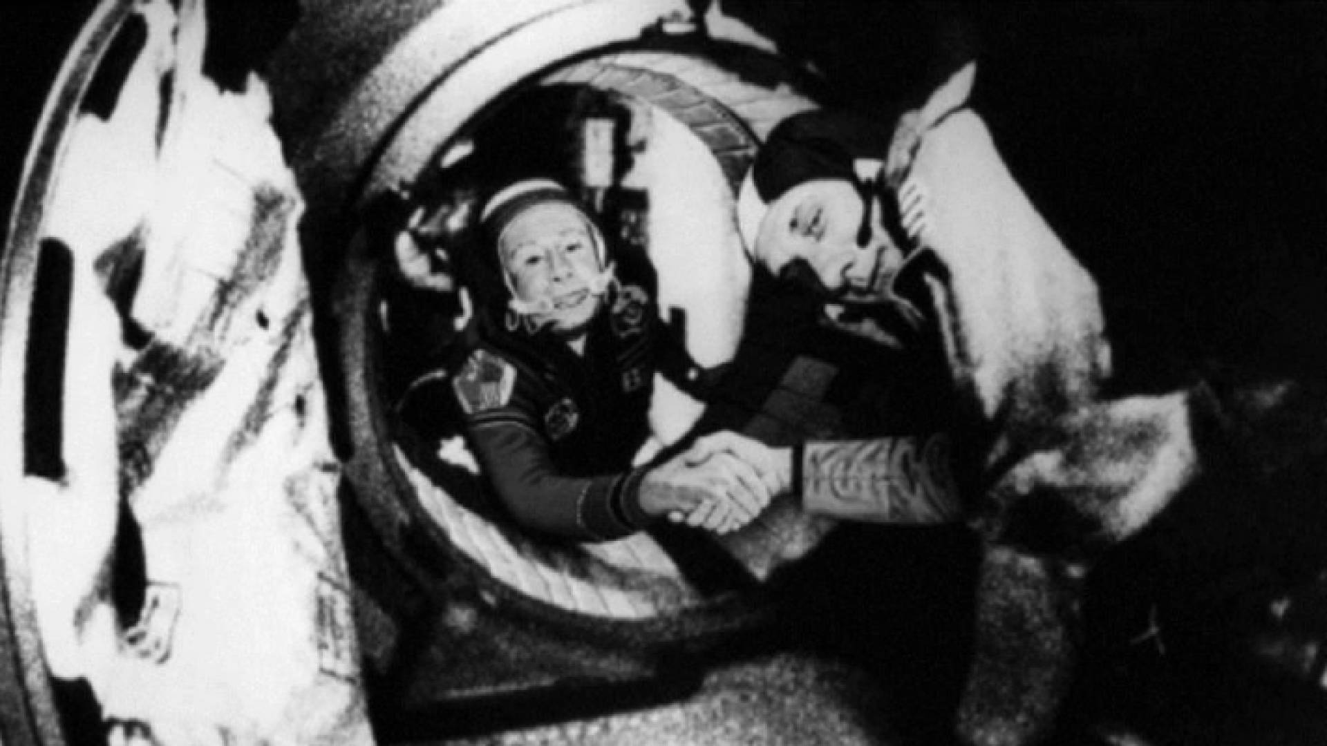 رائد الفضاء الروسي أليكسي ليونوف