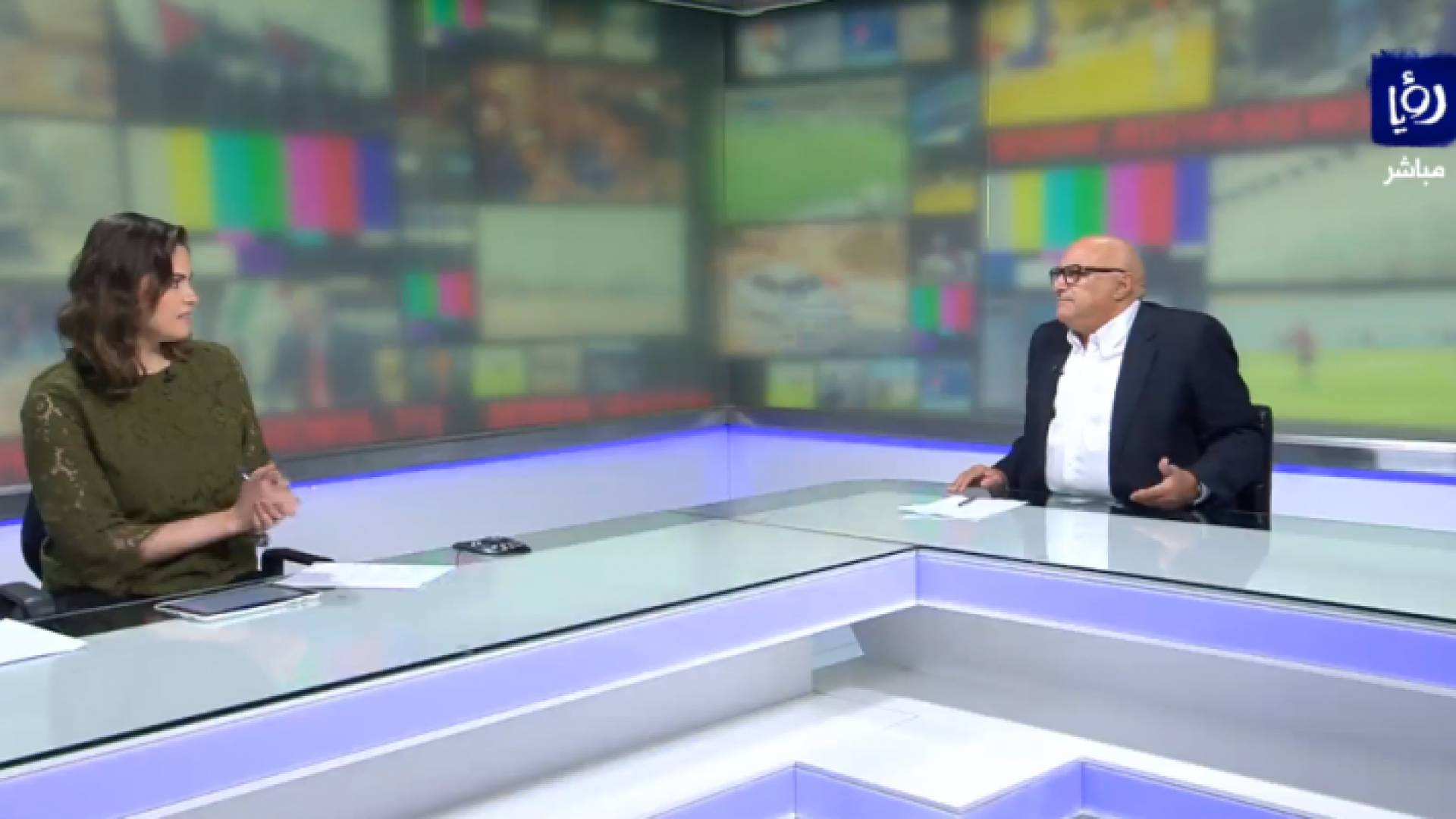 خبير اقتصادي يدعو الحكومة بزيادة الانقاق والاقتراض