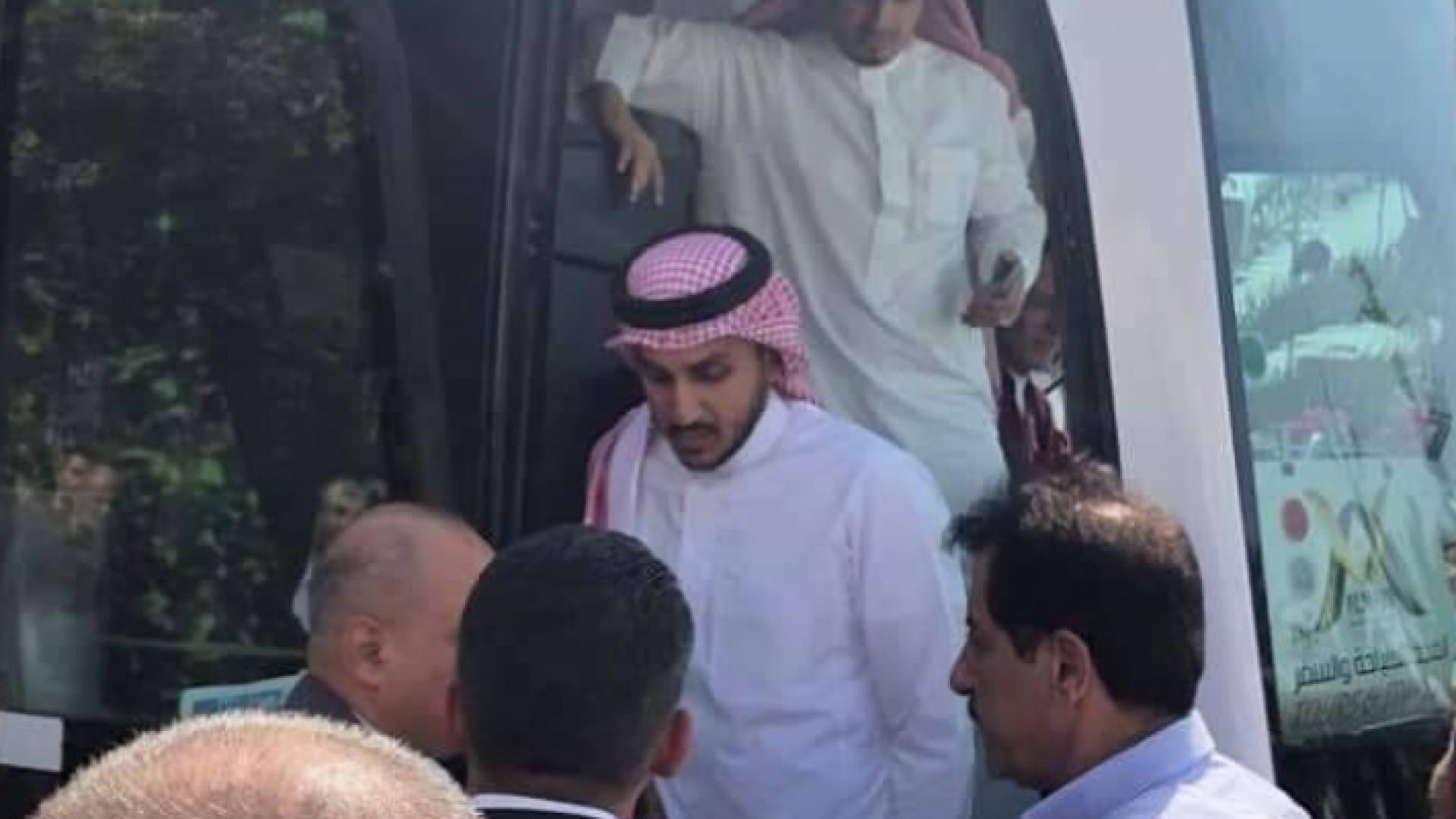 جانب من وصول المنتخب السعودي لرام الله