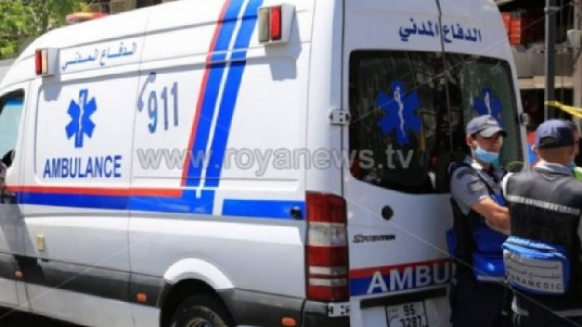 سيارة اسعاف تابعة للدفاع المدني - ارشيفية