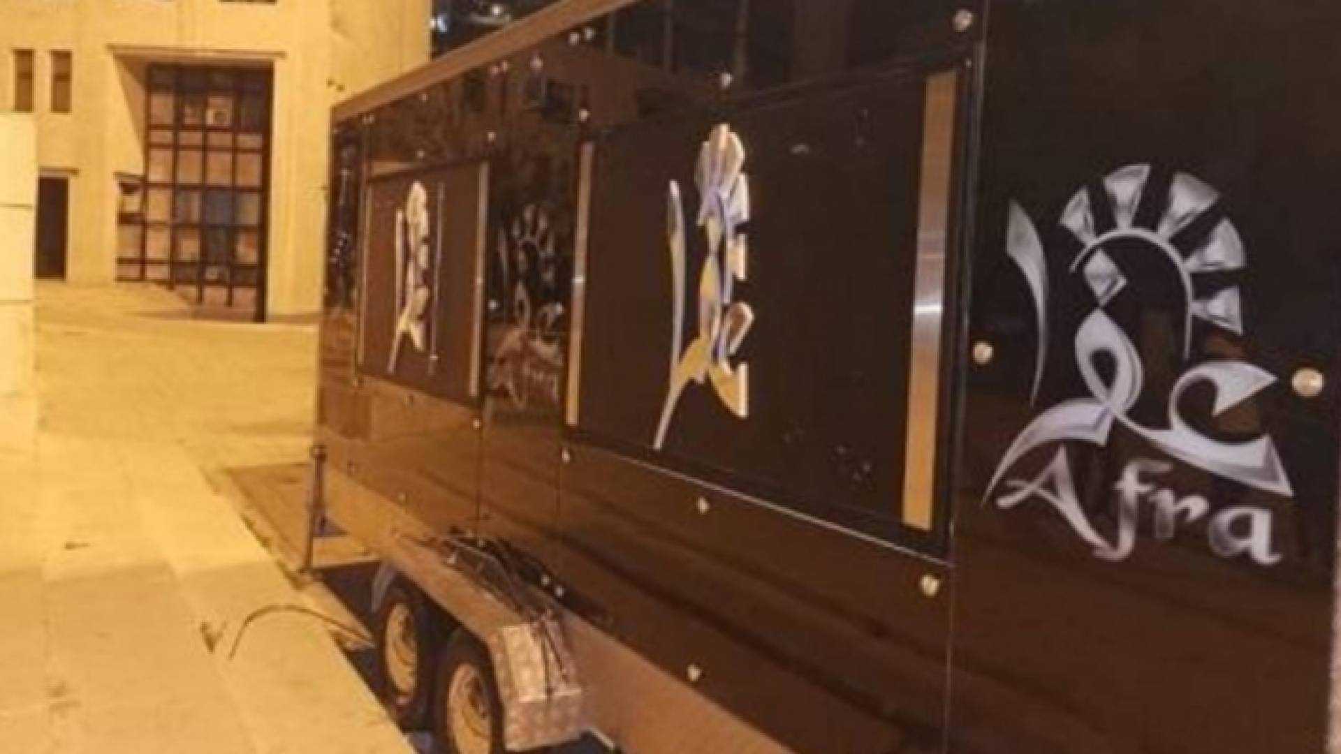 عربة الطعام التي تم الاعتداء عليها