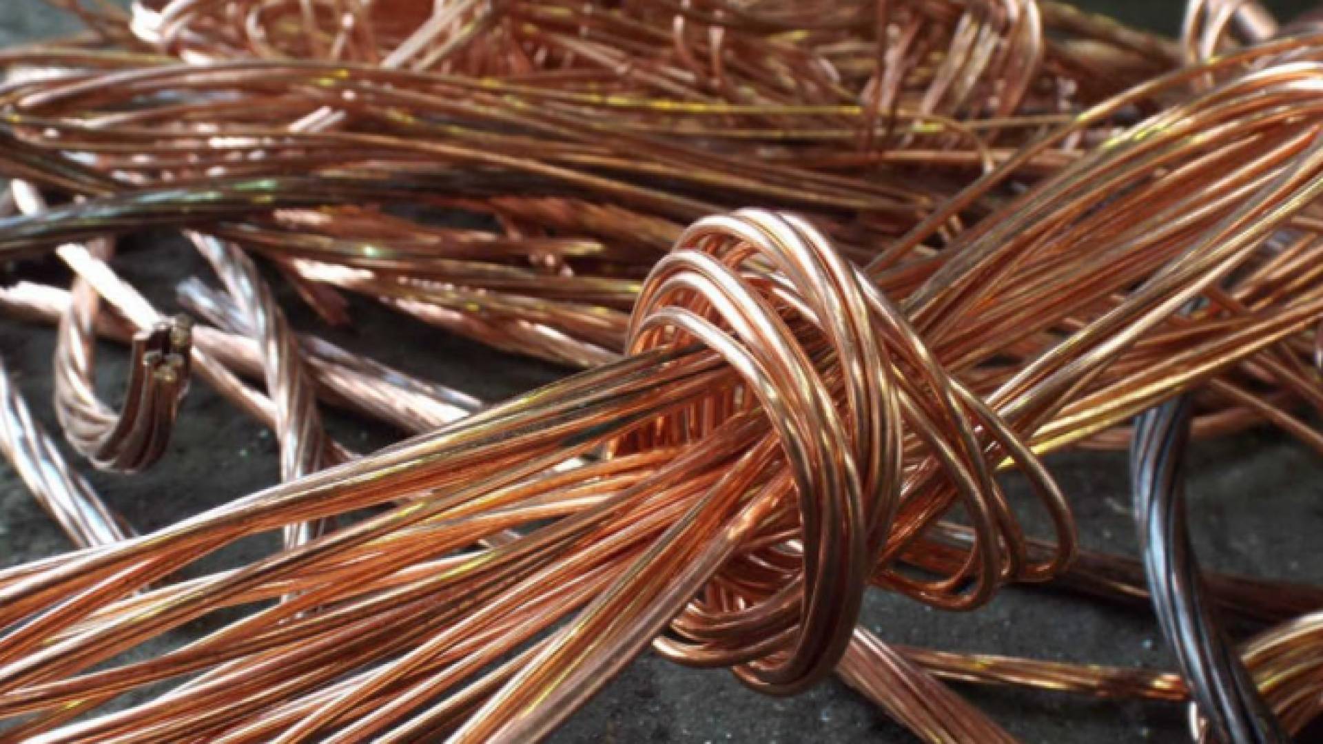 إعفاء خردة النحاس من رسوم تصدير المعادن والبالغة 30 دينارا للطن لمدة سنة