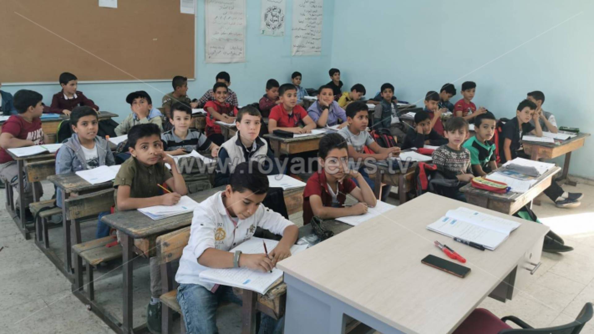 طلبة في الصف