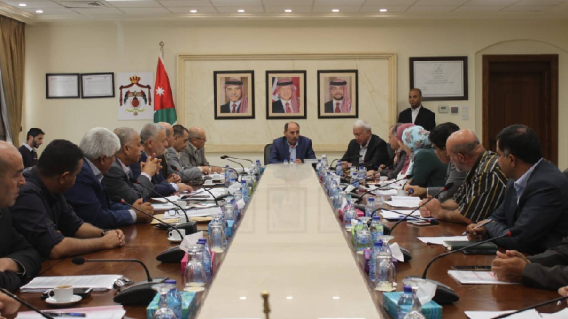 من الاجتماع