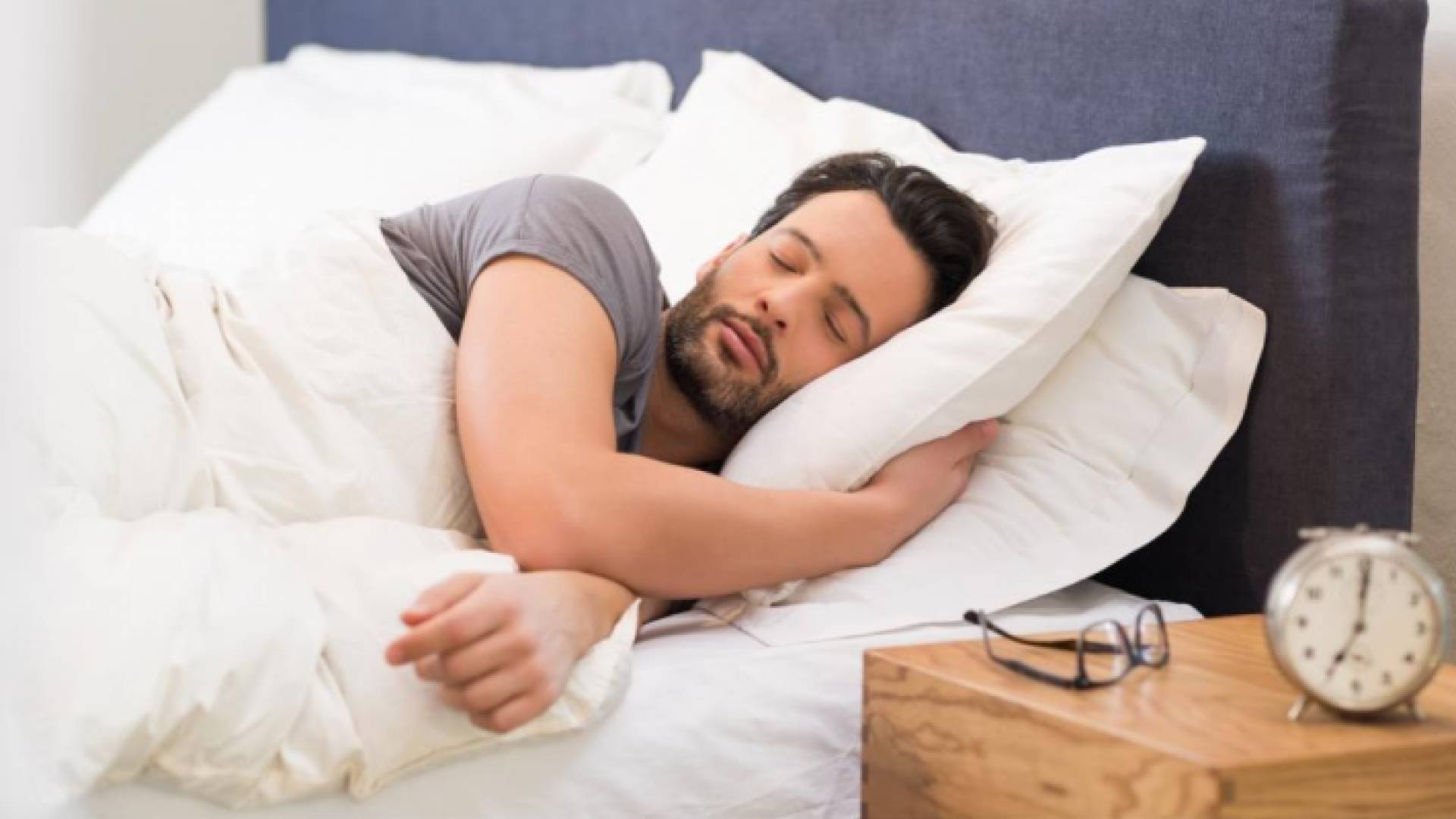 خطوات تساعدك على الخلود إلى النوم في دقيقتين