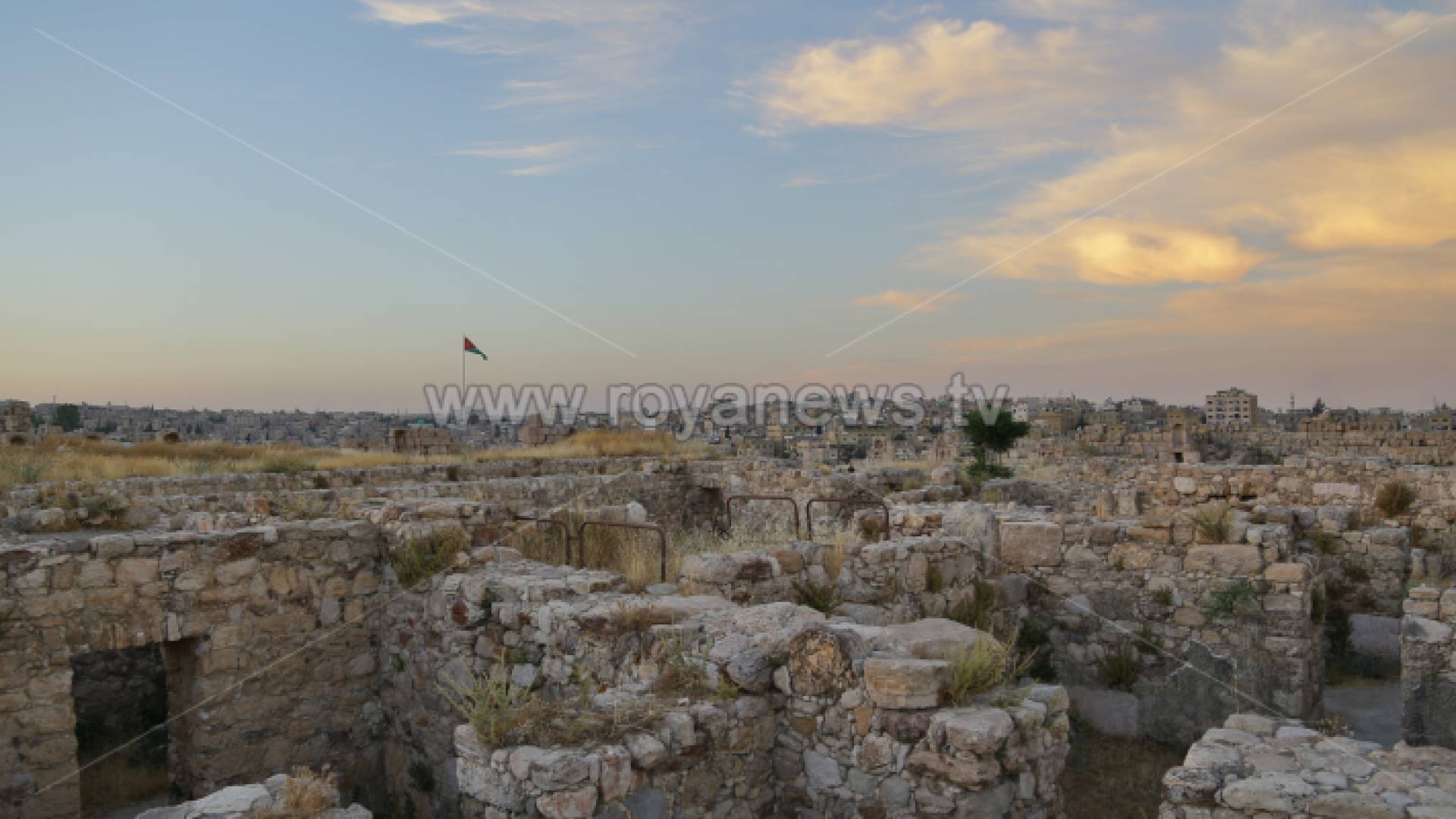 فرصة لزخات أمطار متفرقة خلال منتصف الأسبوع الحالي