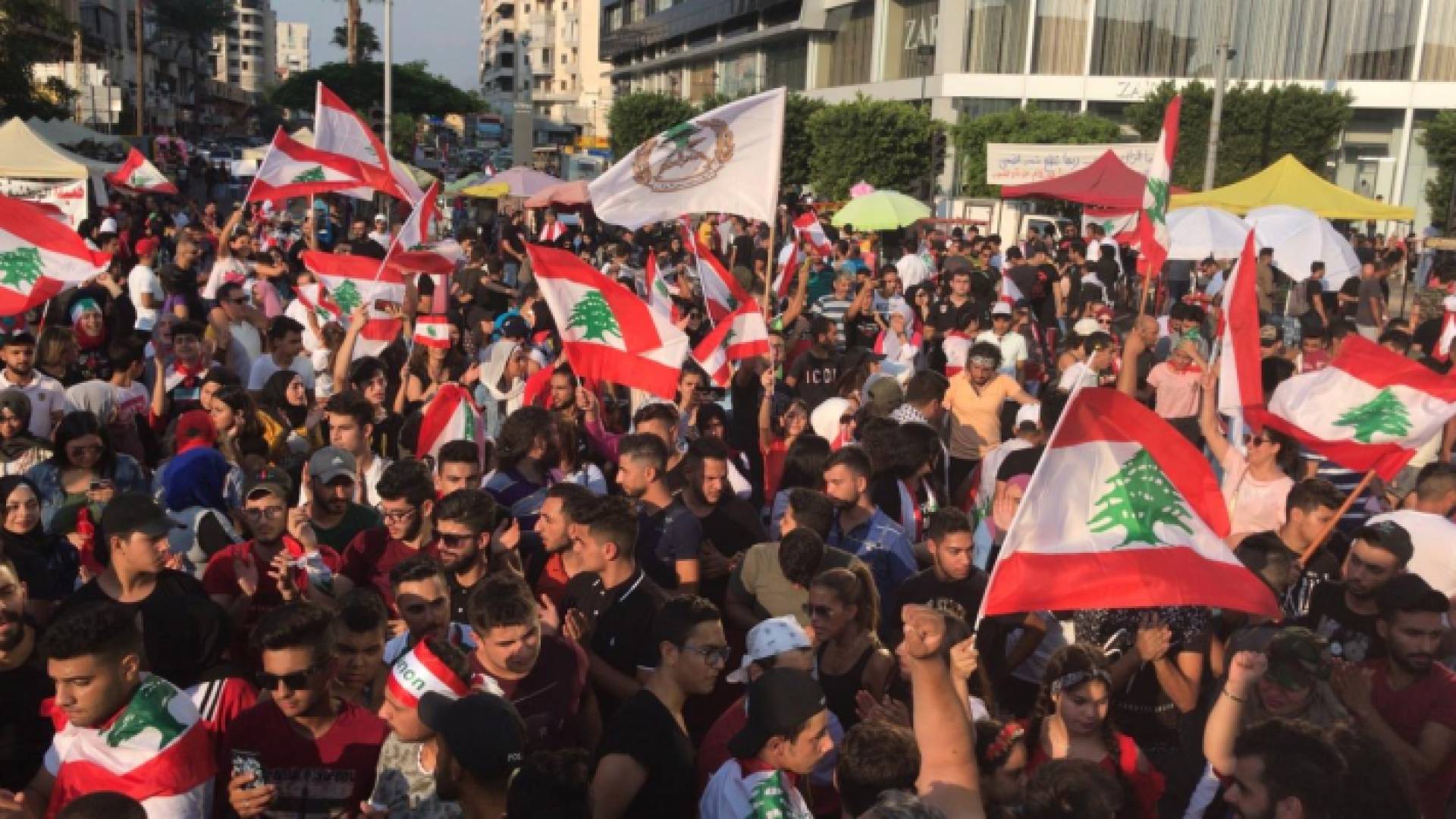 من التظاهرات في لبنان