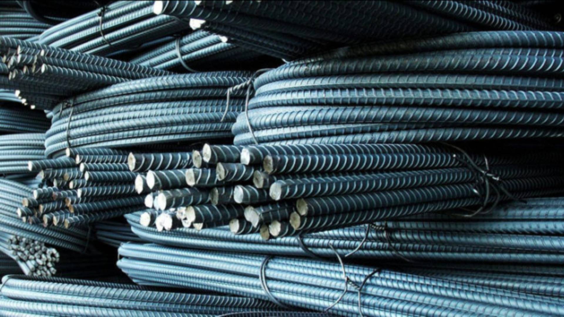 حديد داخل المصنع