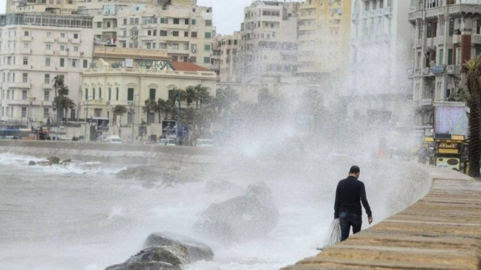 إغلاق ميناءي الإسكندرية والدخيلة بمصر بسبب الأحوال الجوية