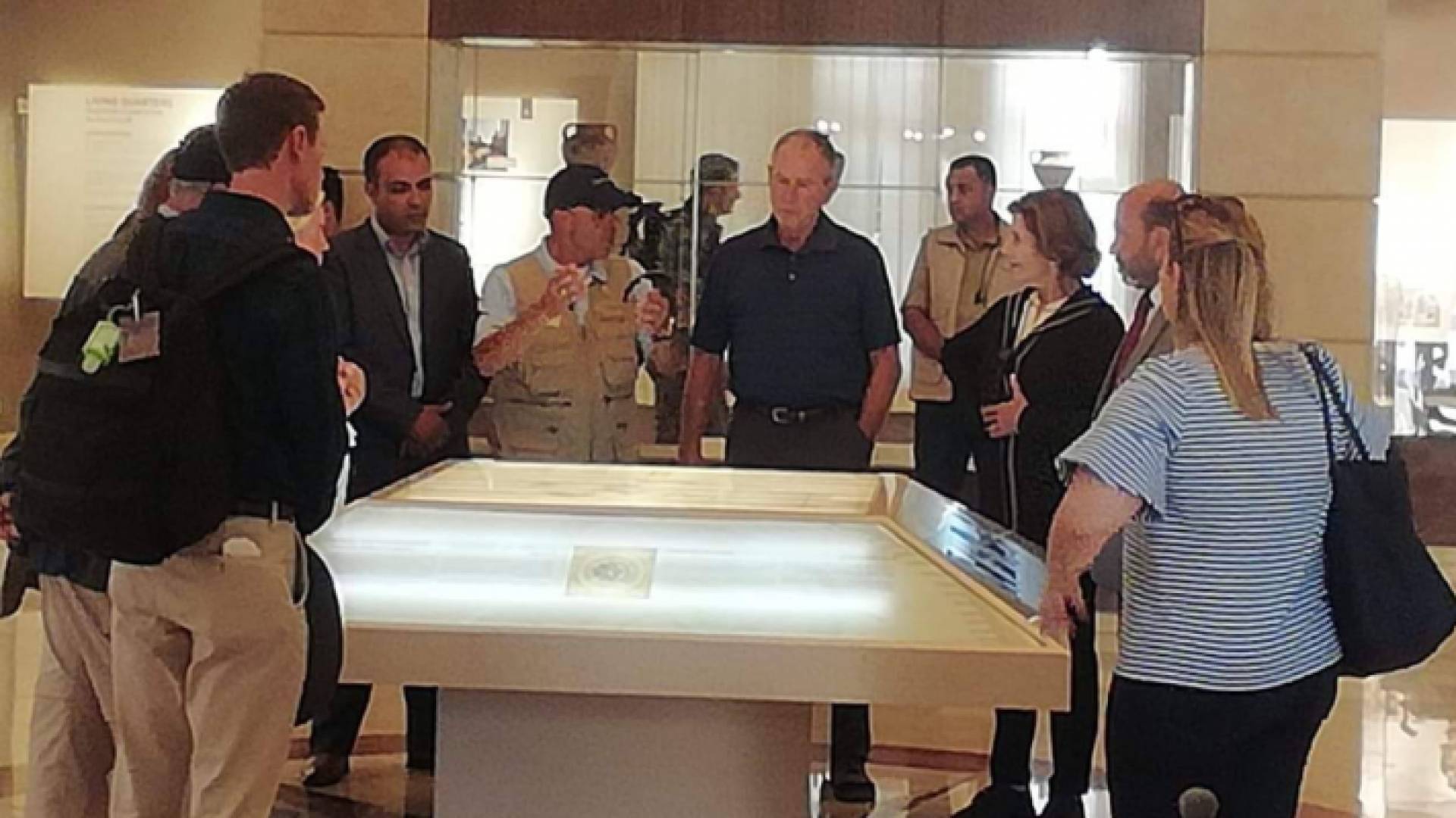 جورج بوش الابن يزور مدينة جرش الاثرية