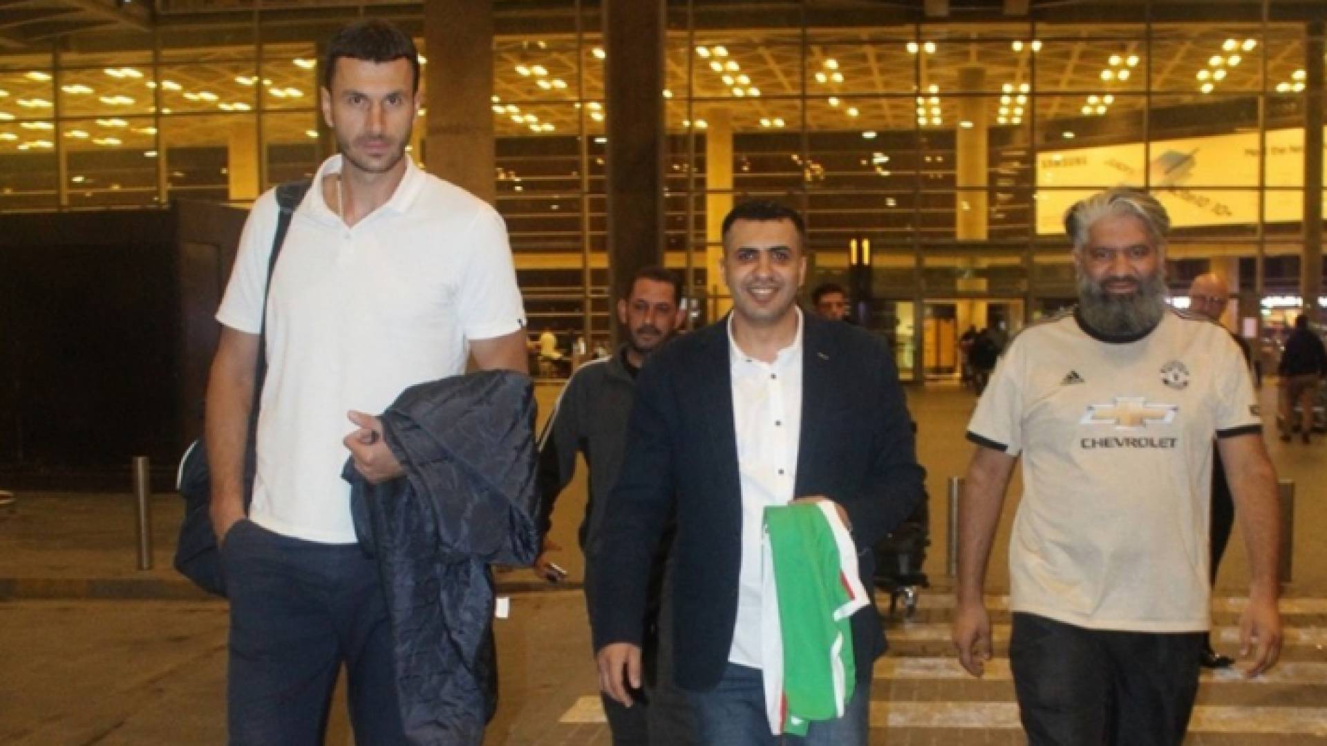 يبغ طوله متران و 17 سنتم