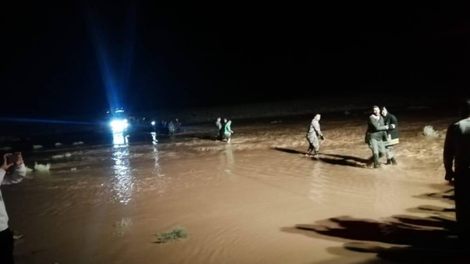 جانب من عملية الانقاذ