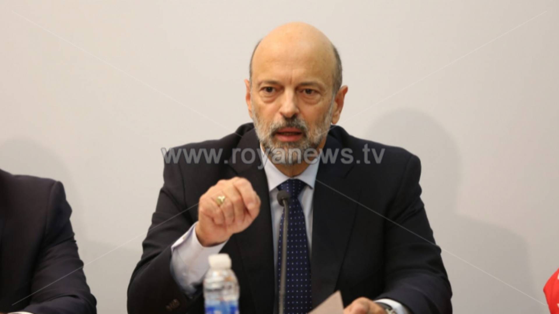 رئيس الوزراء عمر الرزاز - أرشيفية