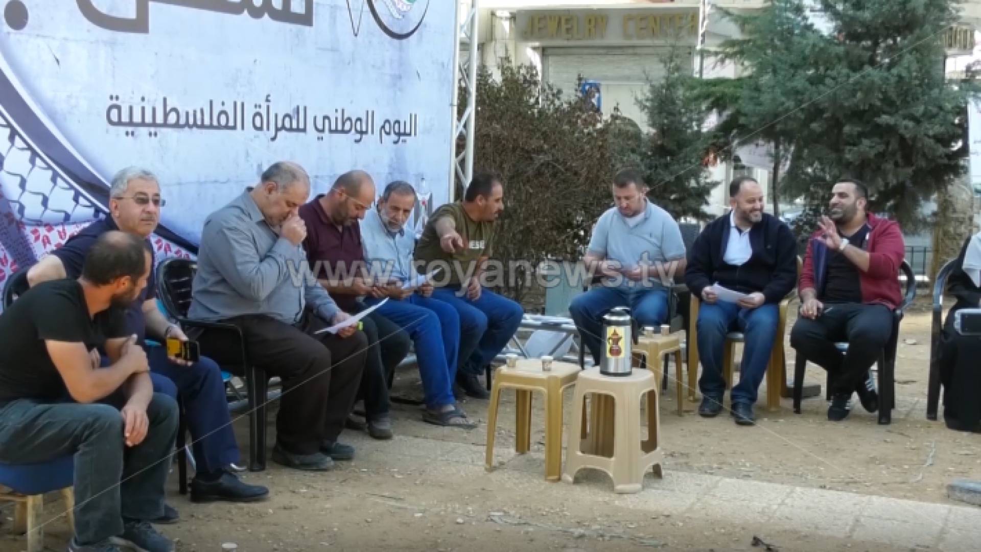 الأسرى المحررون في فلسطين ينفذون وقفة احتجاجية للمطالبة بصرف رواتبهم