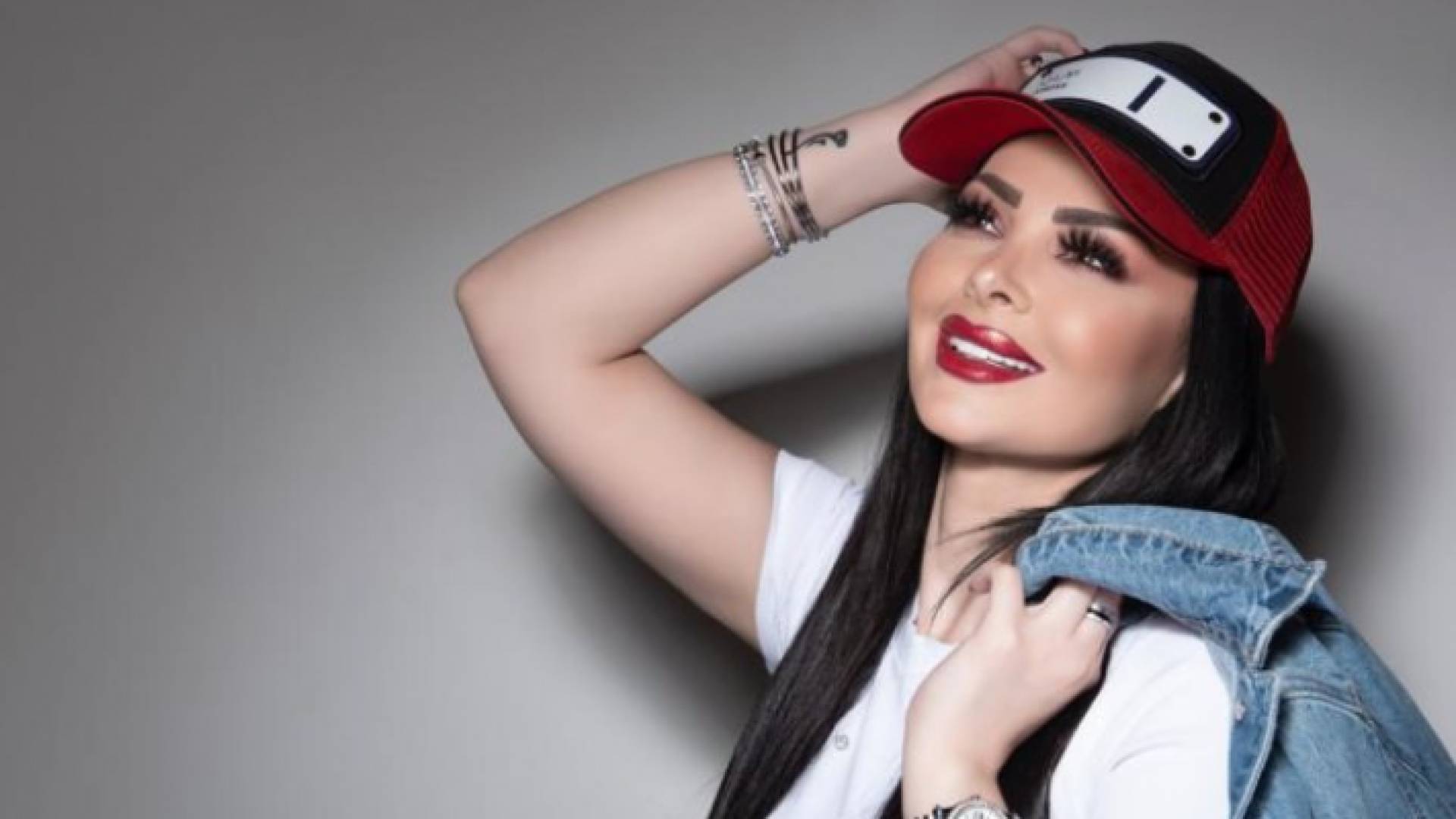 الفنانة ديانا كرزون