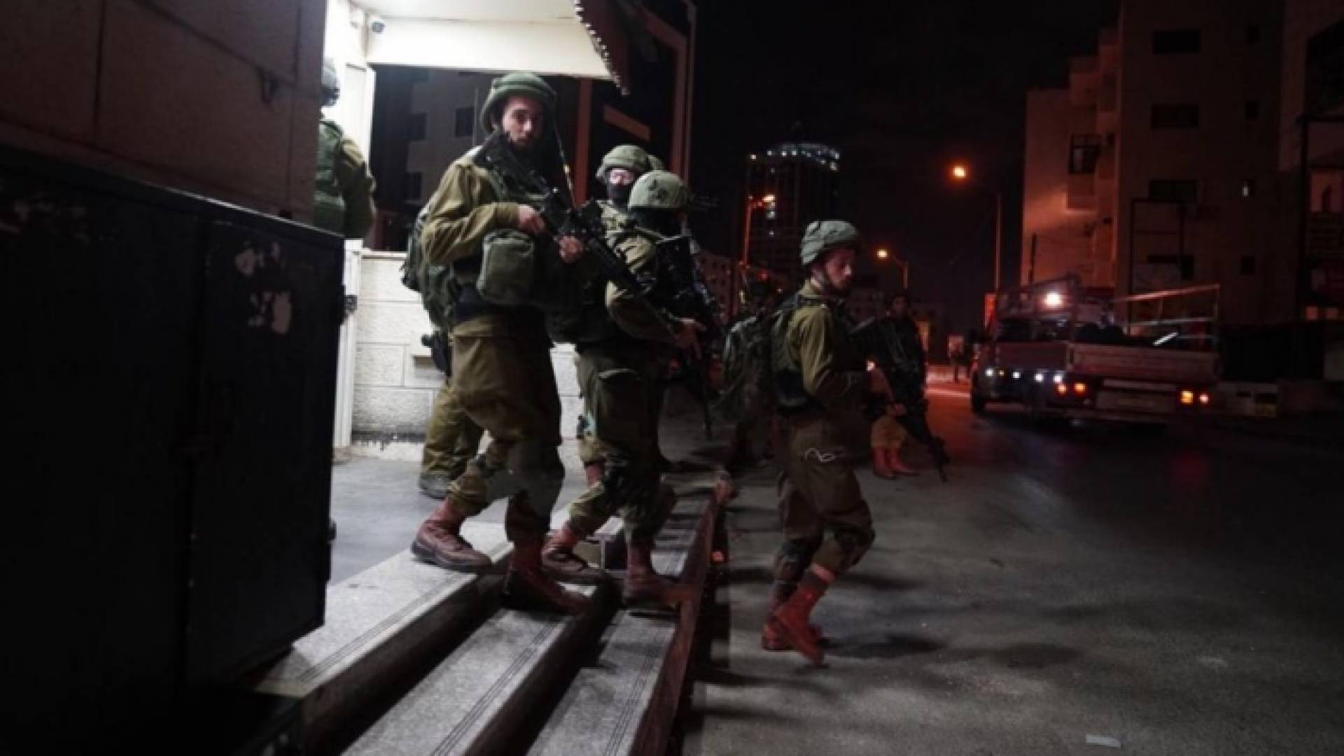 الاحتلال يشن حملة اعتقالات بالضفة