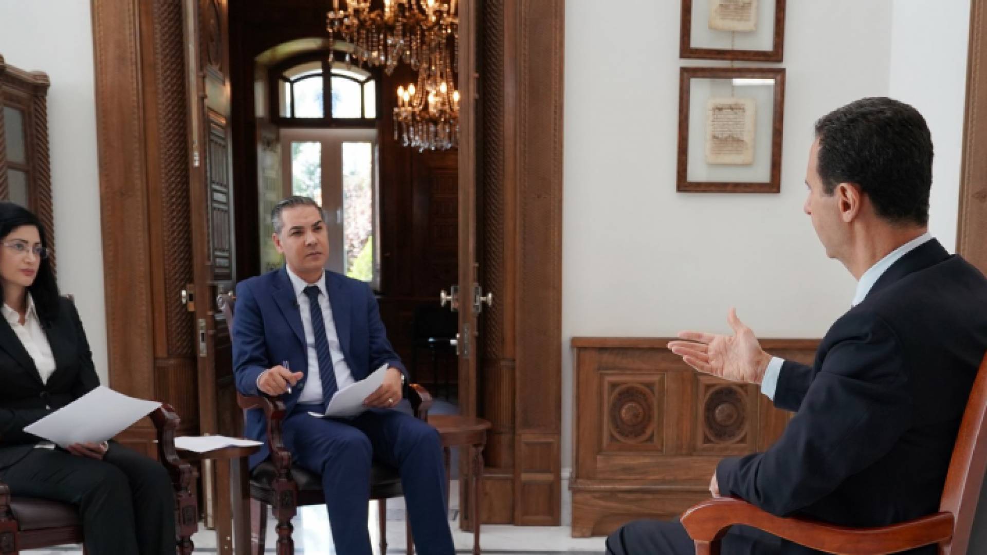 بشار الأسد يجري مقابلة مع وسائل إعلام سورية