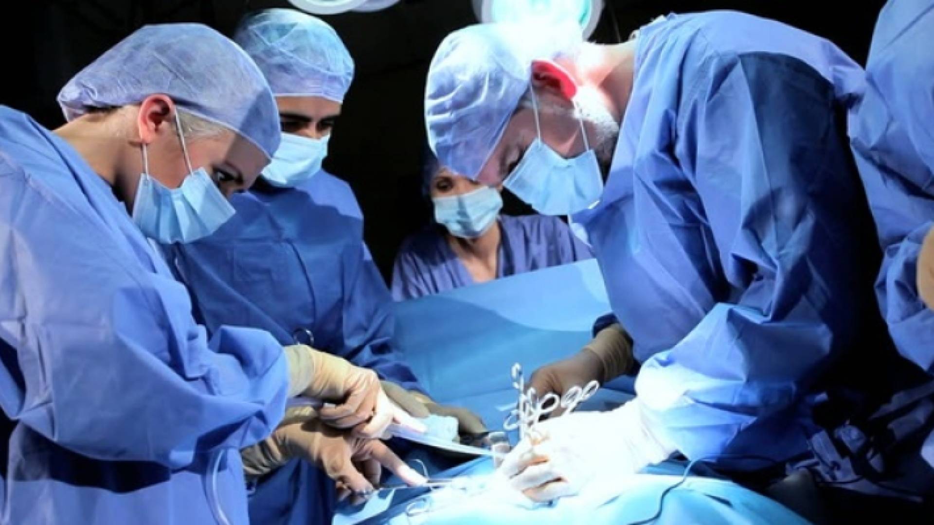 لاصق طبي "ثوري" بديل للغرز.. والجروح تلتئم في 5 ثوان