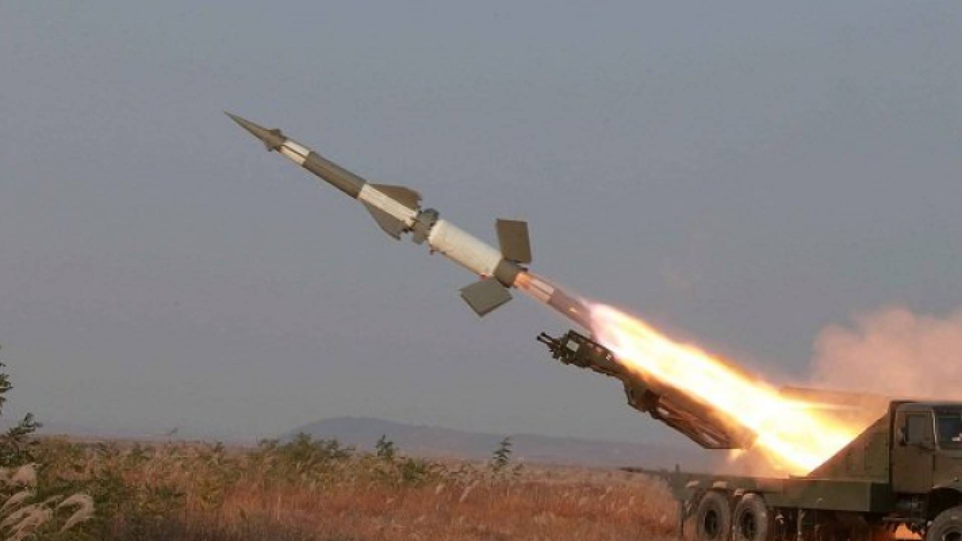 سيول: كوريا الشمالية تطلق قذيفة "لم تعرف طبيعتها"