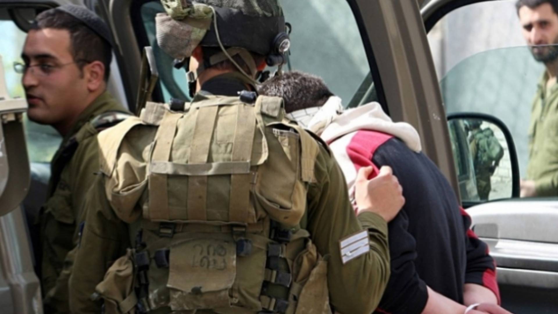 الاحتلال يشن حملة اعتقالات بالضفة الغبية