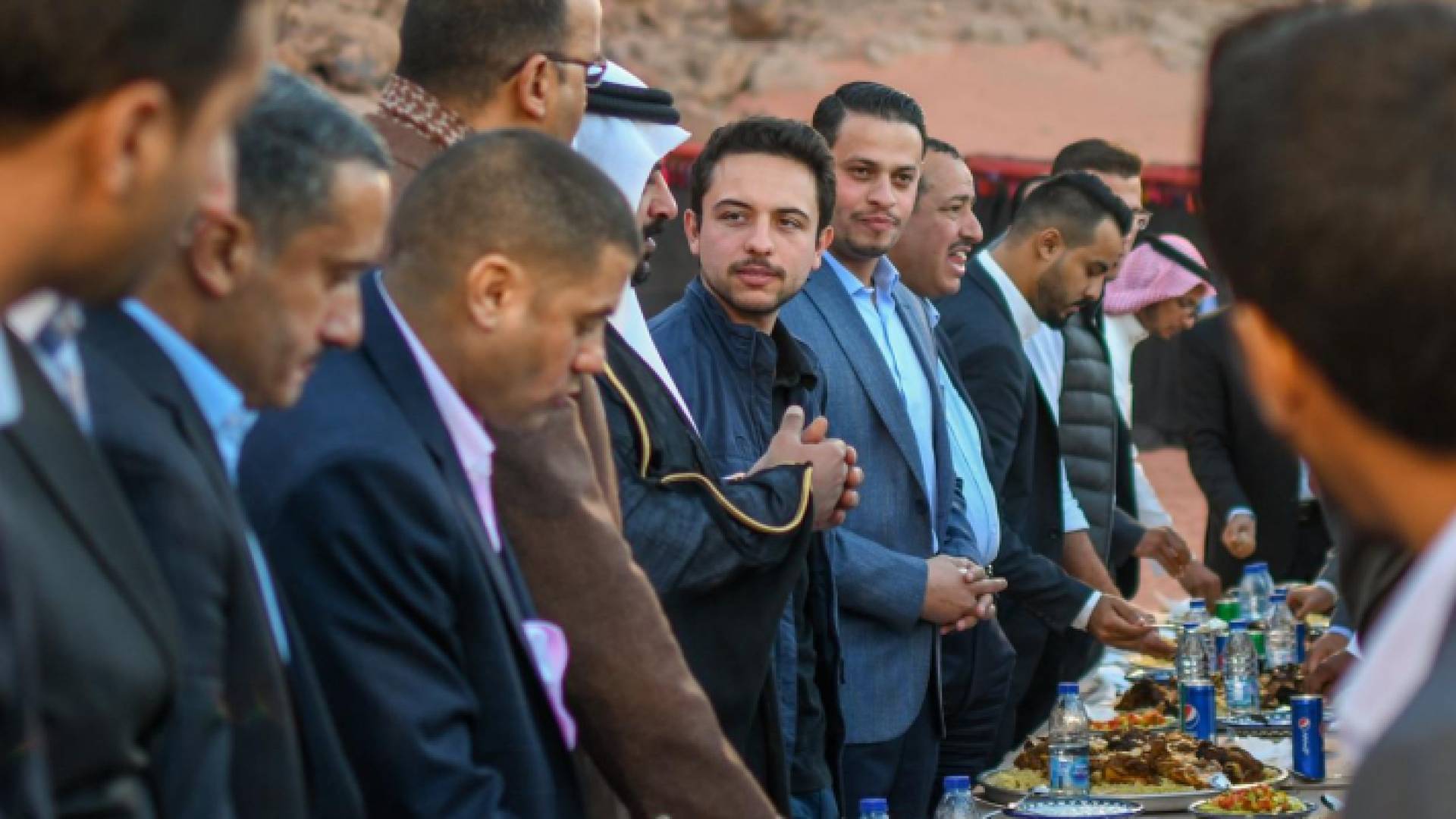 ولي العهد يلتقي عددا من شباب قبيلة الحويطات