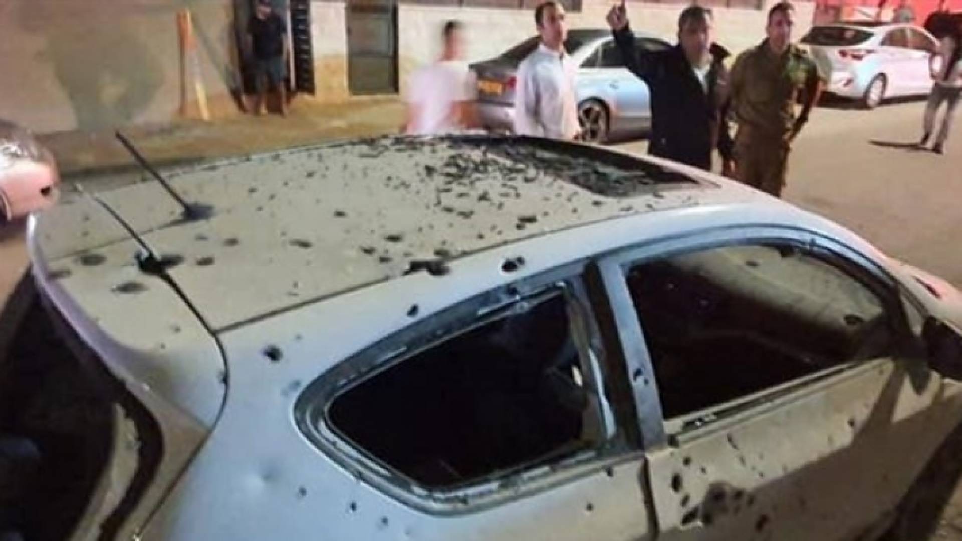 اثار الصواريخ التي سقطت على مستوطنات غلاف غزة