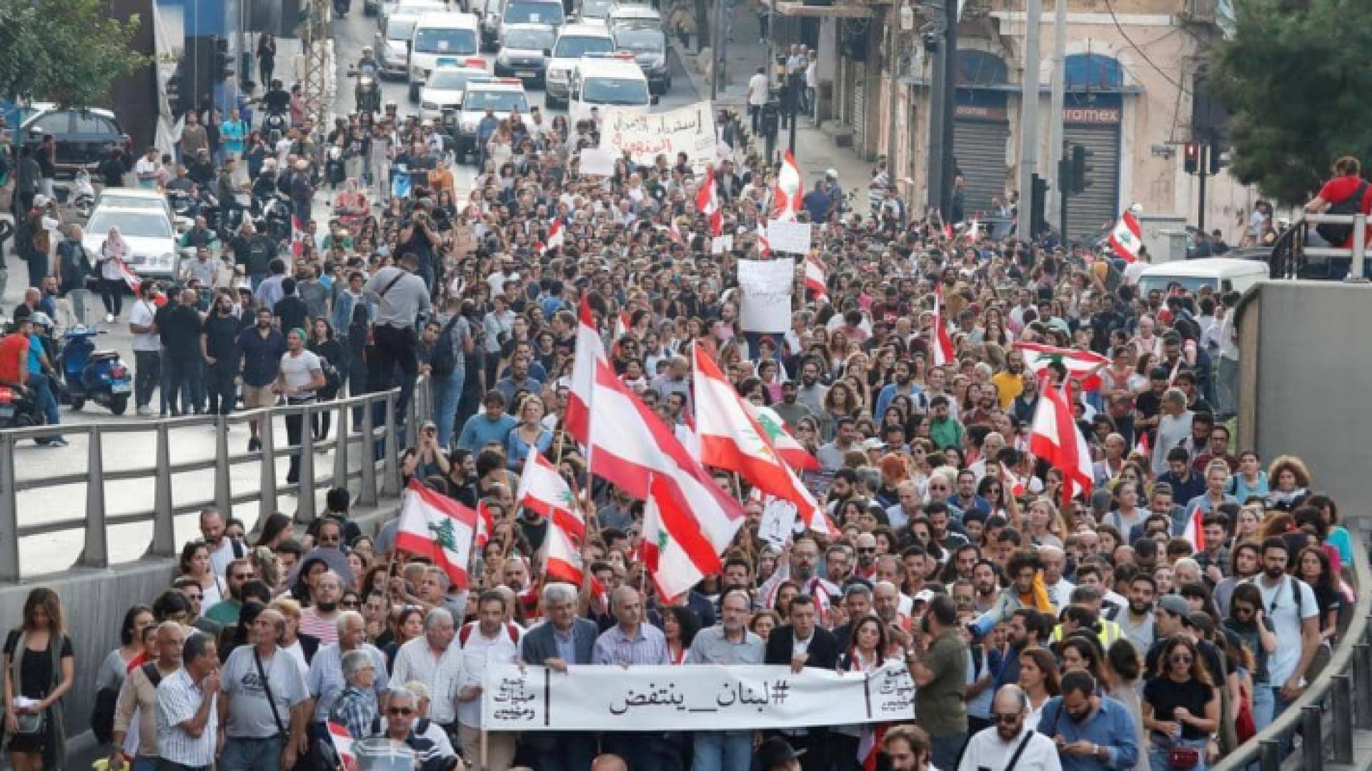 الاحتجاجات دفعت رئيس الوزراء إلى الاستقالة