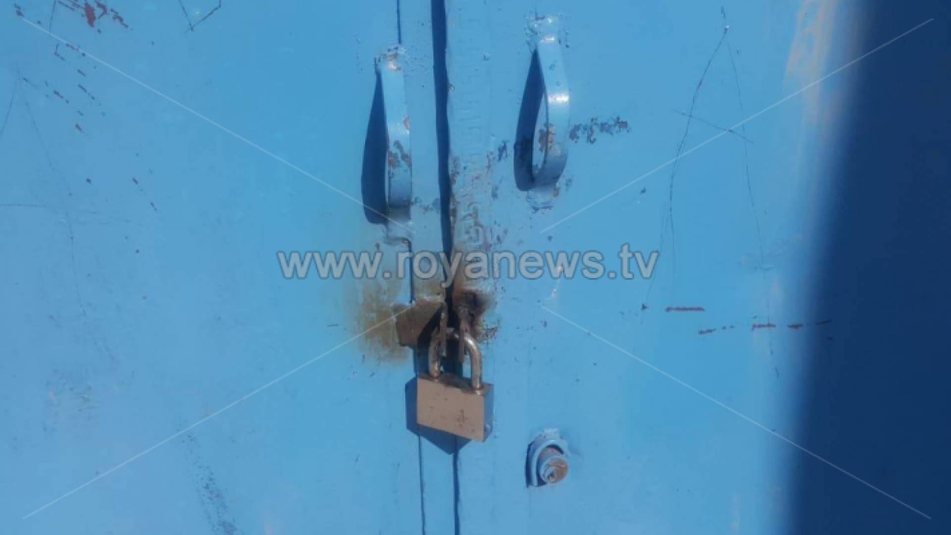 بوابة إحدى مدارس الأونروا في الأردن