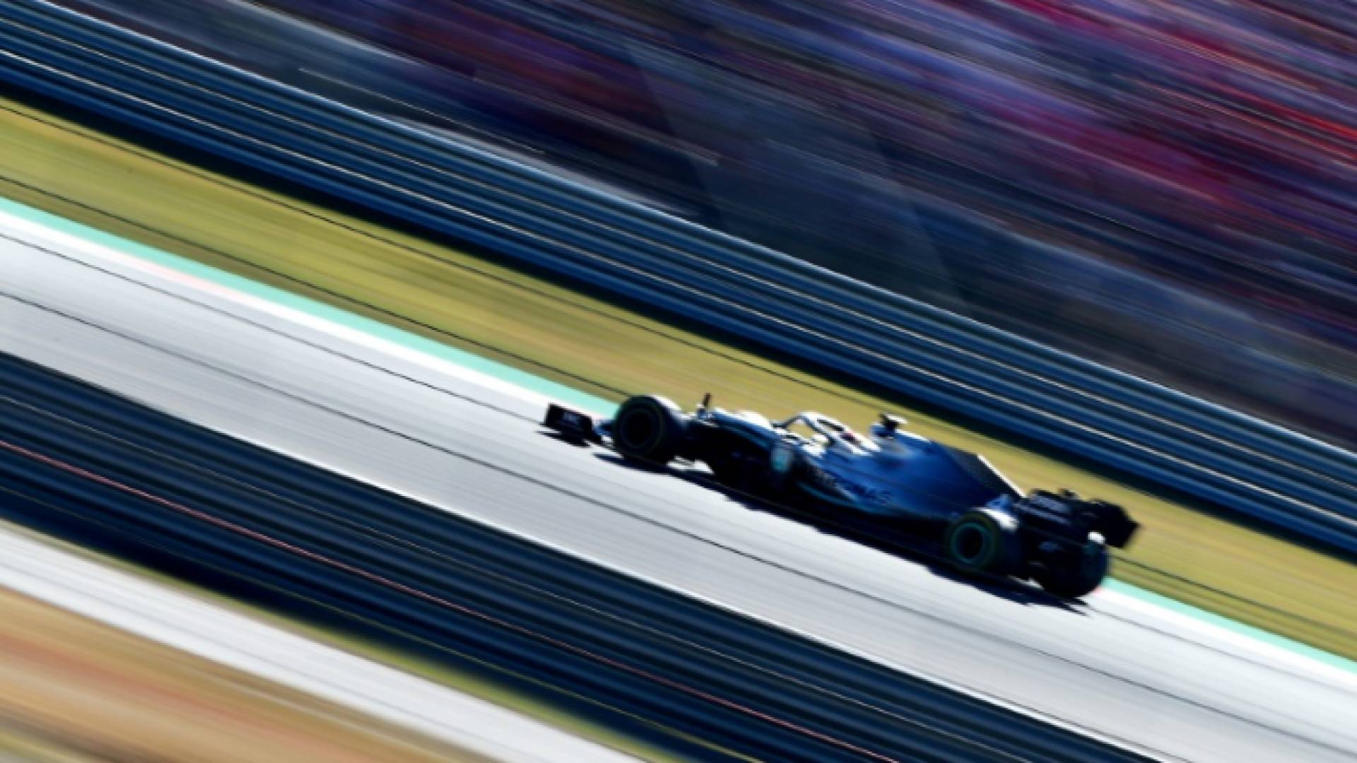 فورمولا واحد: هاميلتون يتوج بلقب سادس في بطولة العالم