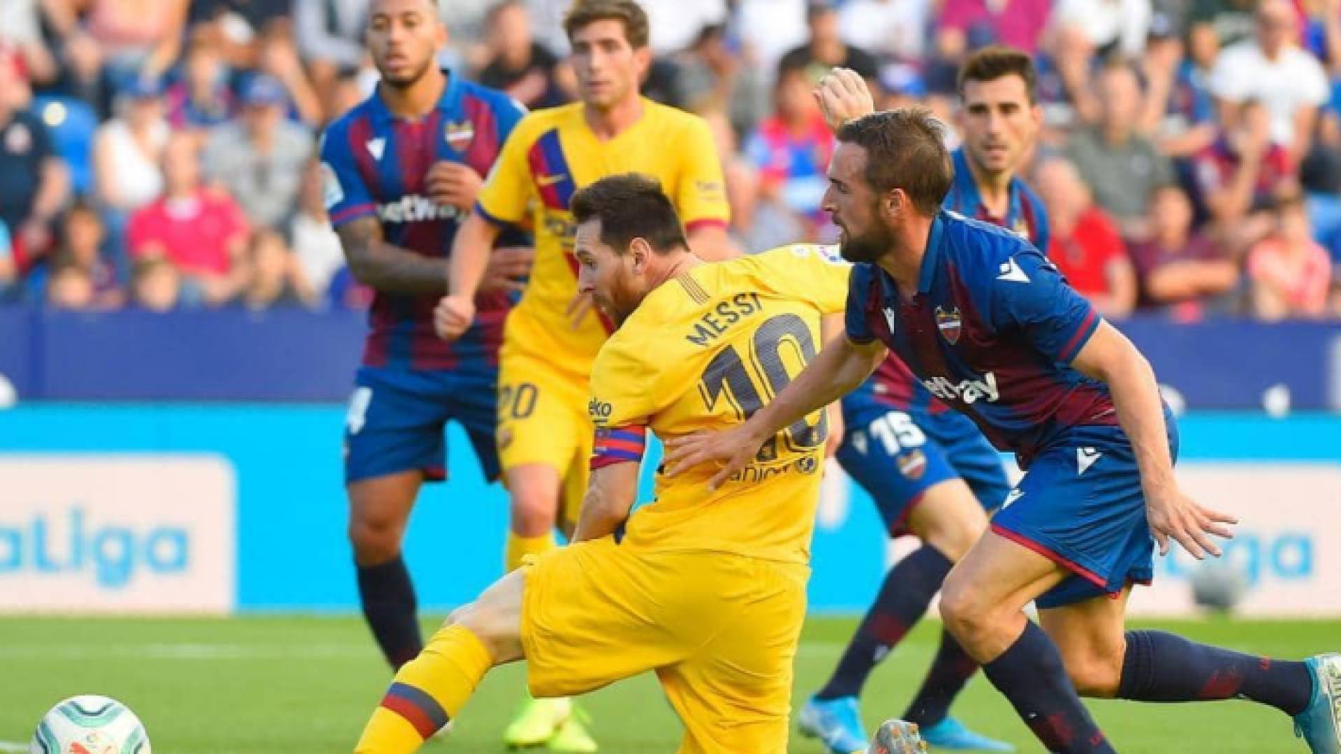 كامبانيا تألق أمام برشلونة