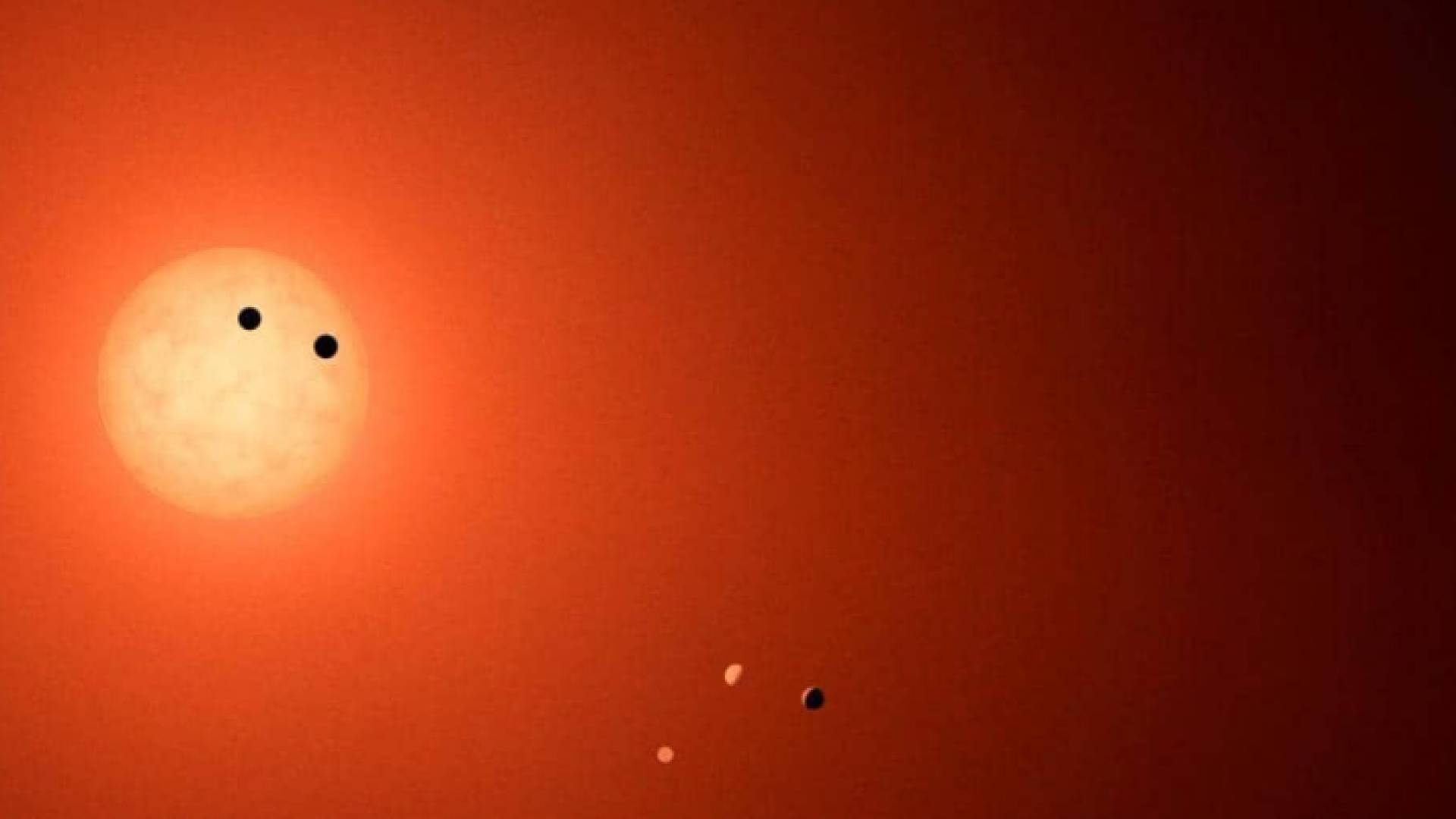 عطارد سيبدو كنقطة سوداء في قرص الشمس