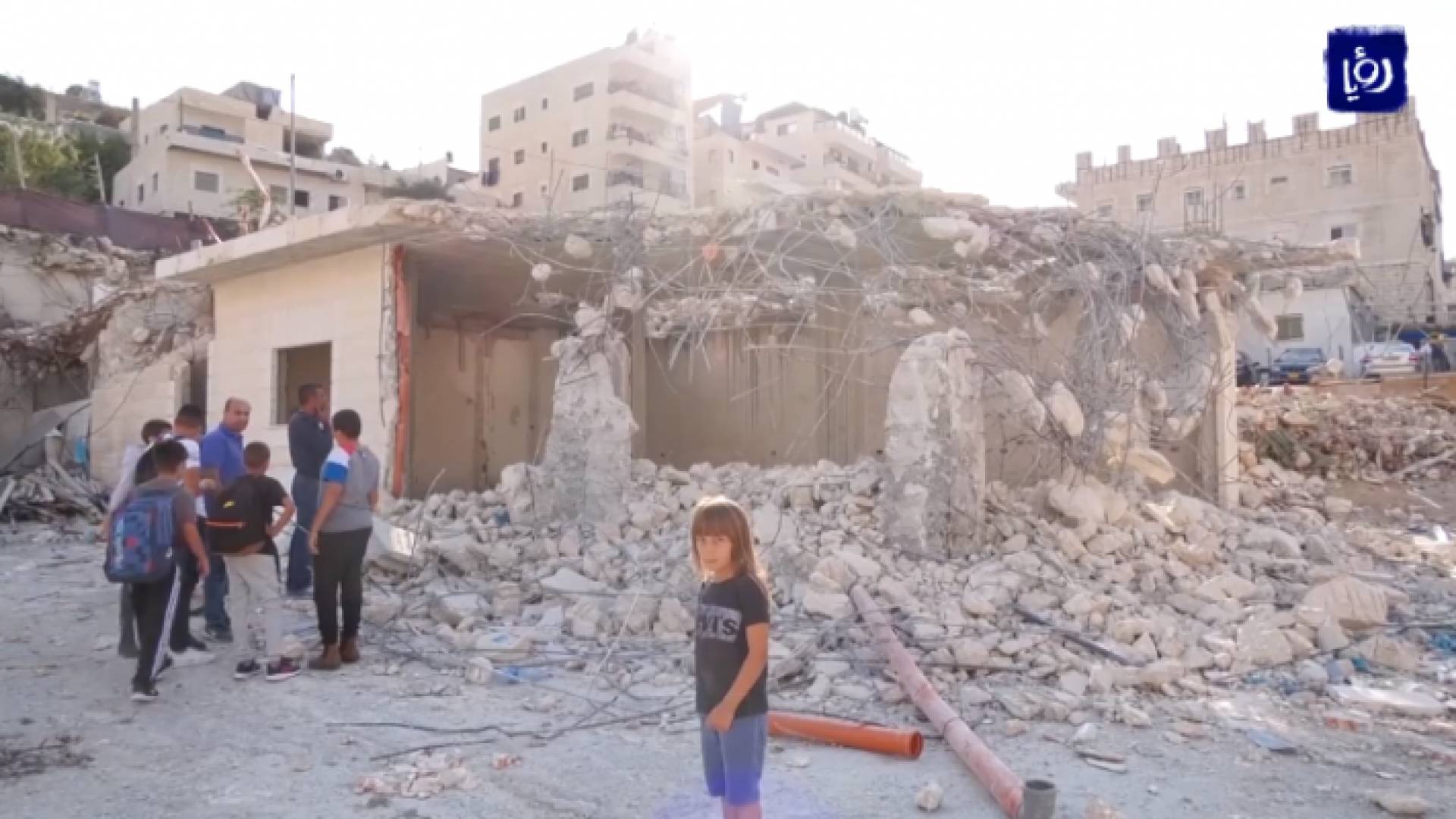 كيان الاحتلال يجبر مواطن مقدسي على هدم منزله بنفسه