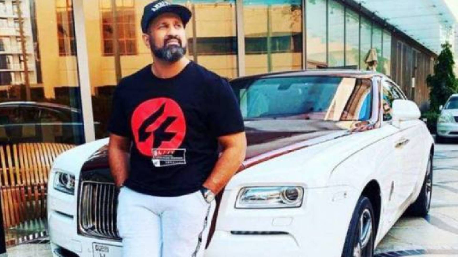 المغترب الكندي عزيز ميرزا