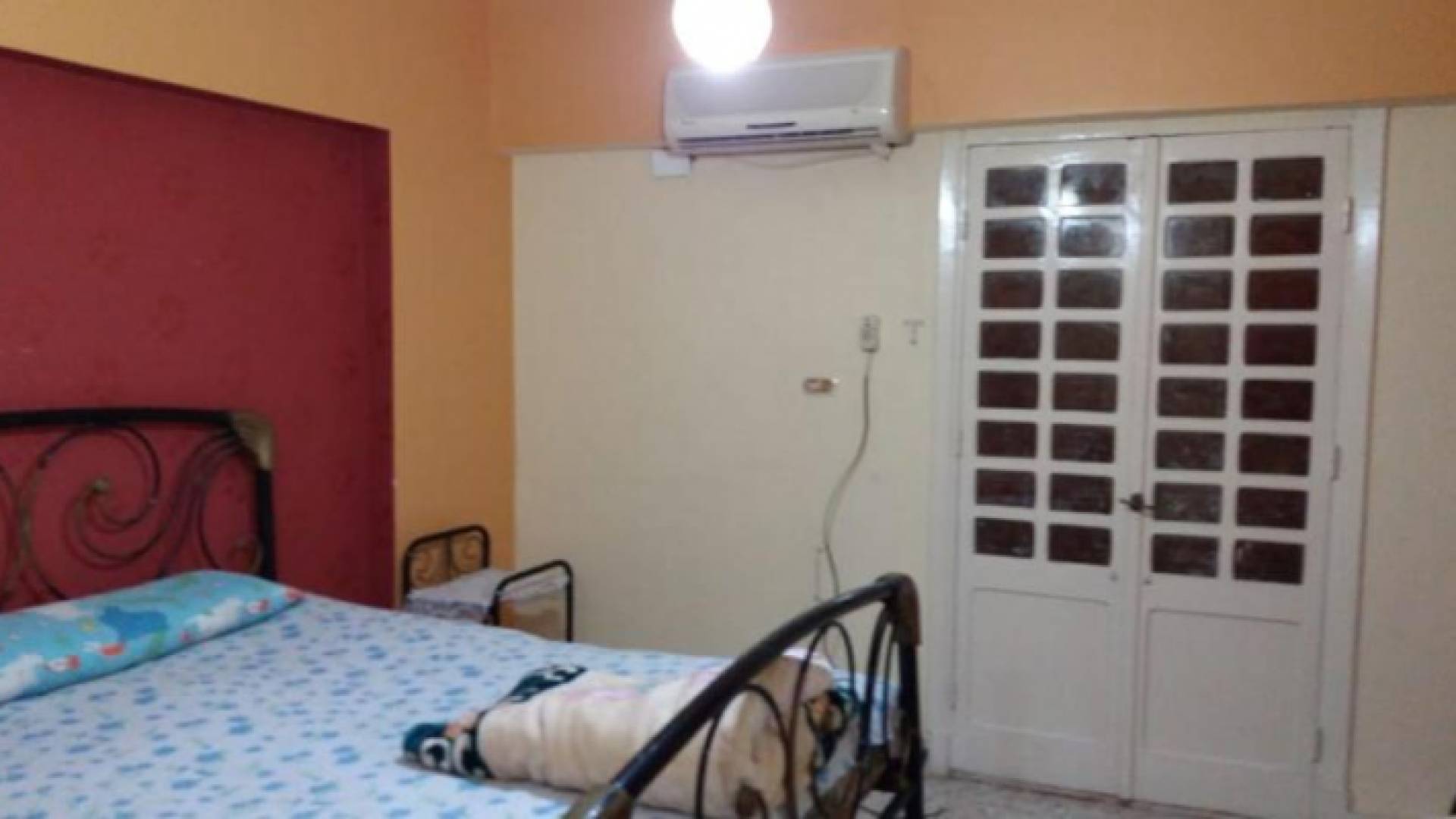 اعترف المتهم أنه حذر زميله مرارا وتكرارا بعدم النوم مكانه إلا أنه لم ينصع لكلامه!