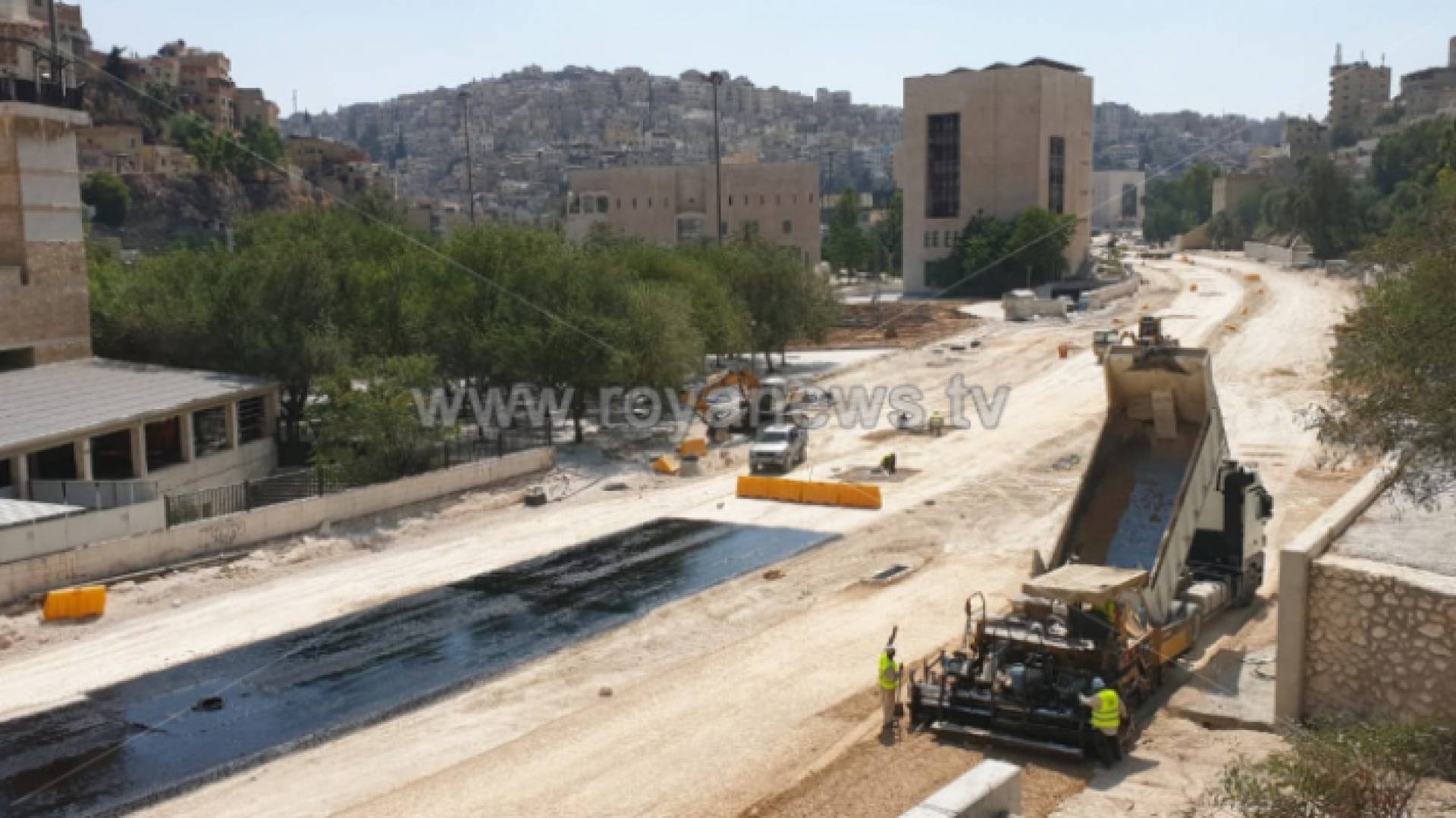 الصورة أرشيفية لإحدى مسارات العمل في مشروع الباص السريع