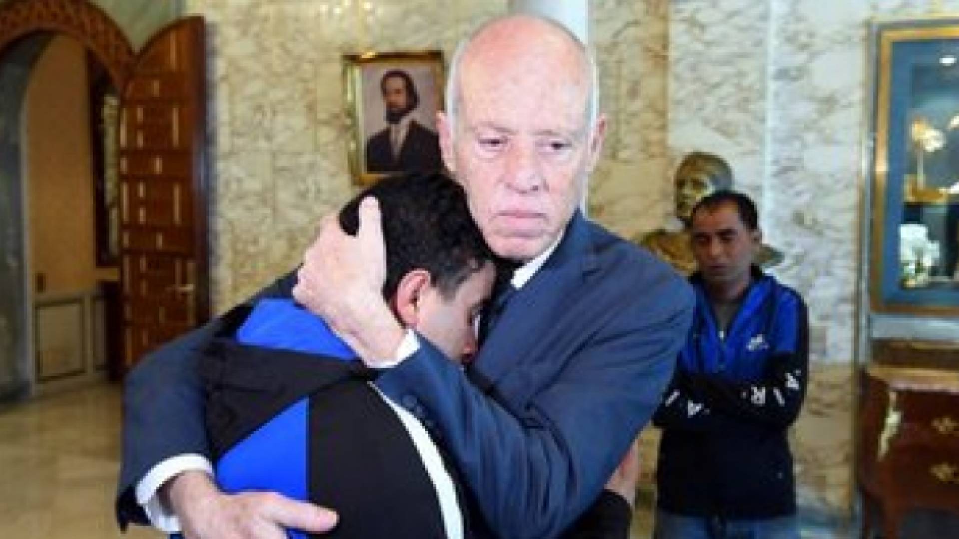 استقبلهم الرئيس في مراسم غير تقليدية