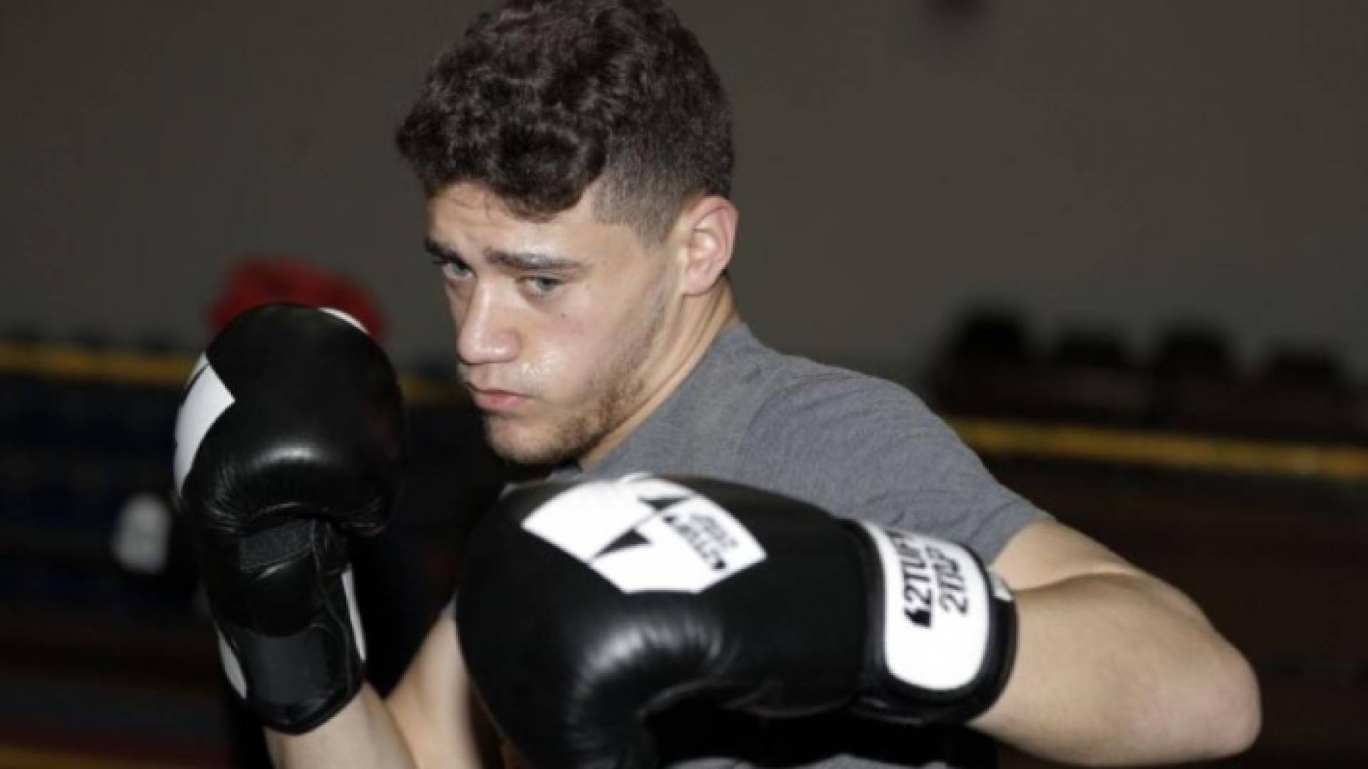 لاعب المنتخب الوطني للملاكمة بدر سمرين