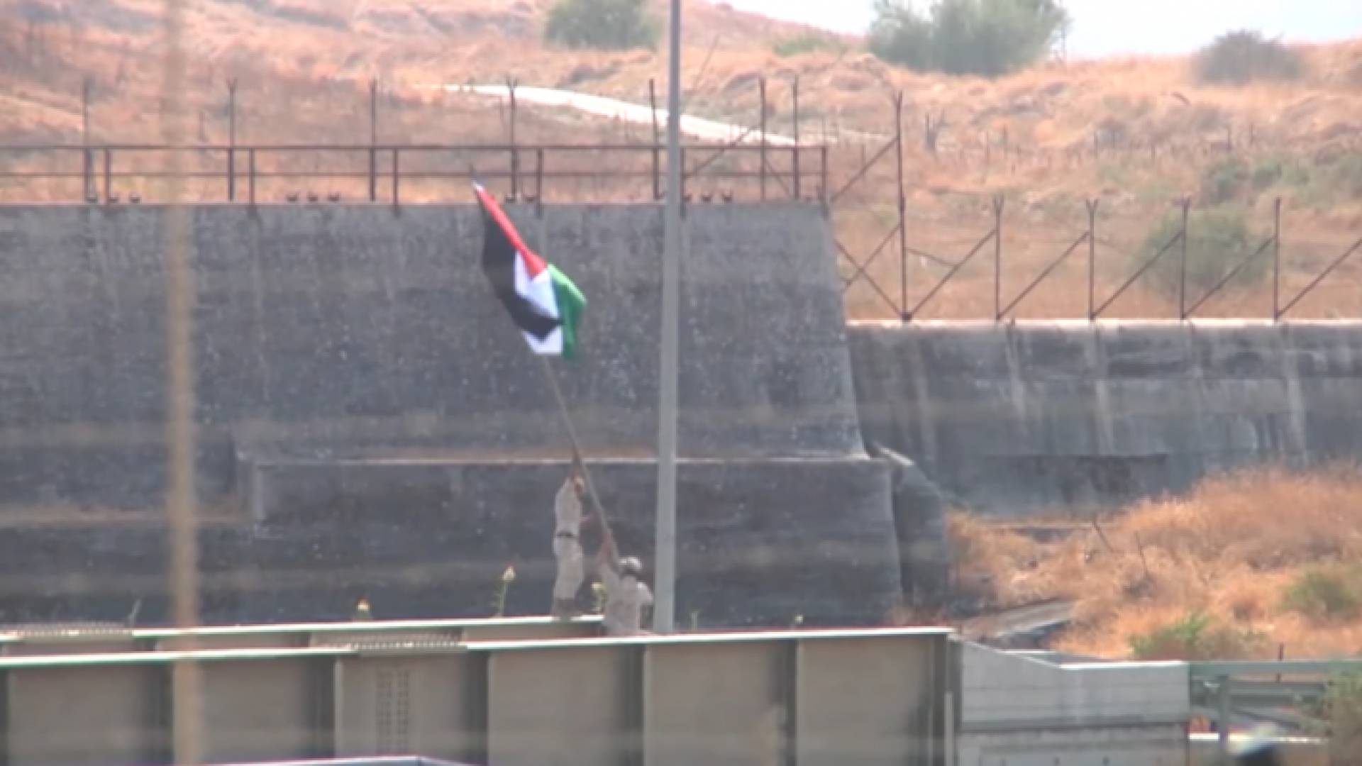 القوات المسلحة ترفع علم الأردن على الباقورة المستعادة