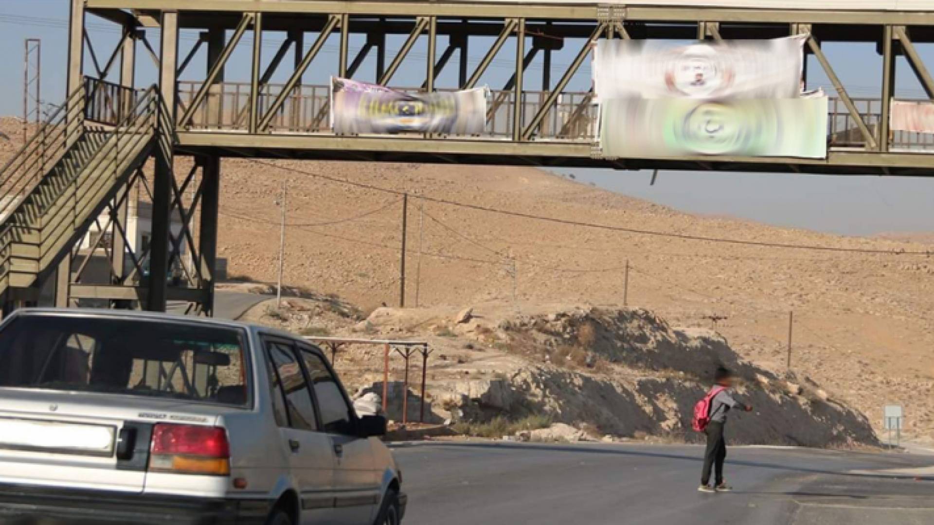 50 جسر مشاة تكلف الحكومة 3 ملايين دينار تتحول لمكاره صحية في الأردن
