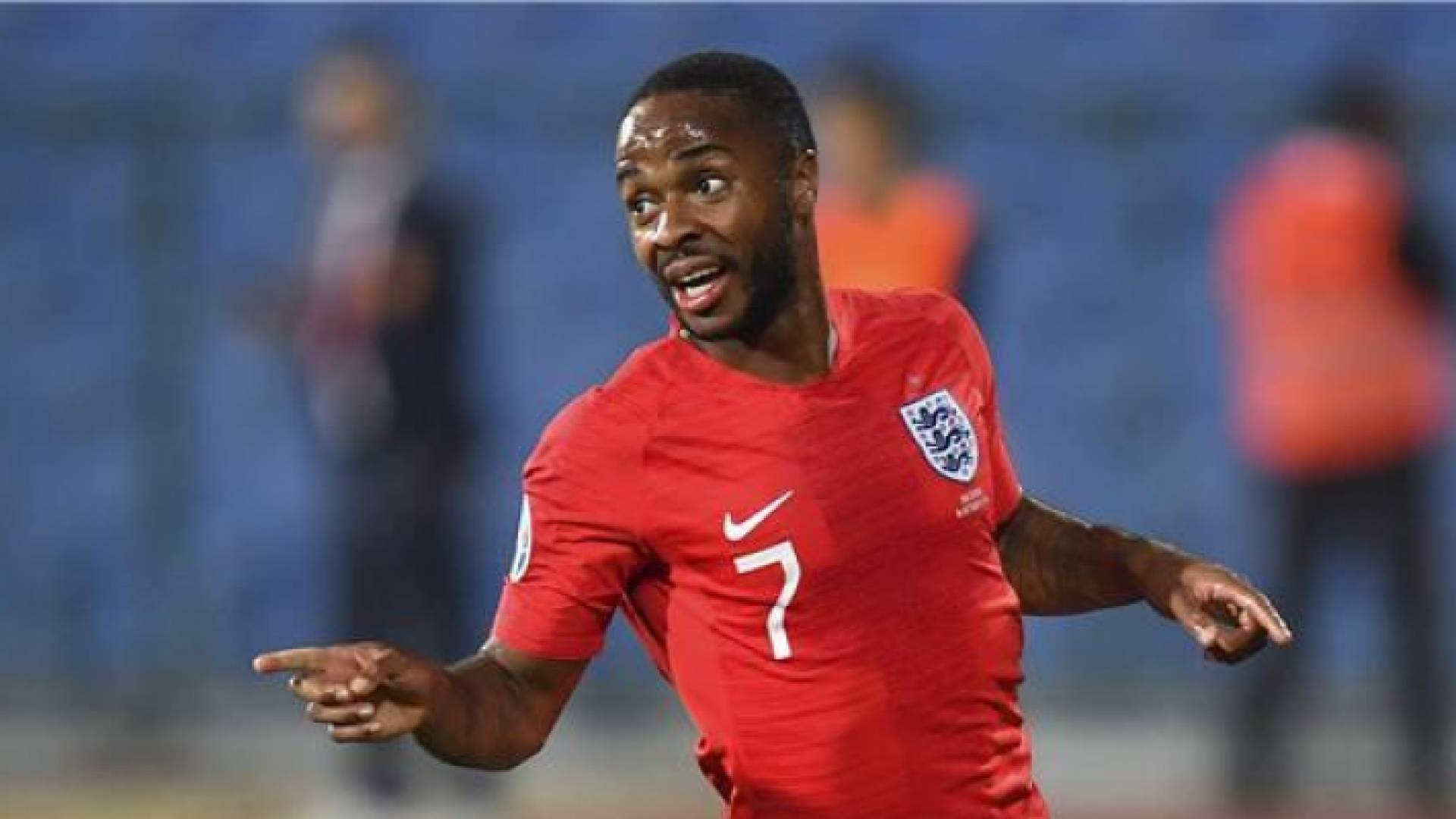 نجم نادي مانشستر سيتي رحيم سترلينج