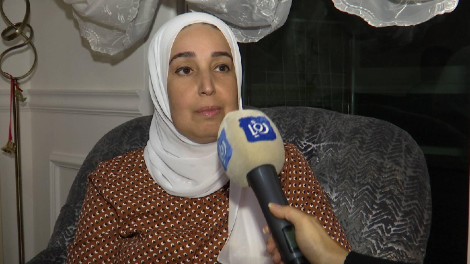 توسلت لزوجها أن يترك لها عينها الثانية لتبقى ترى فيها أولادها ولكنه أبى