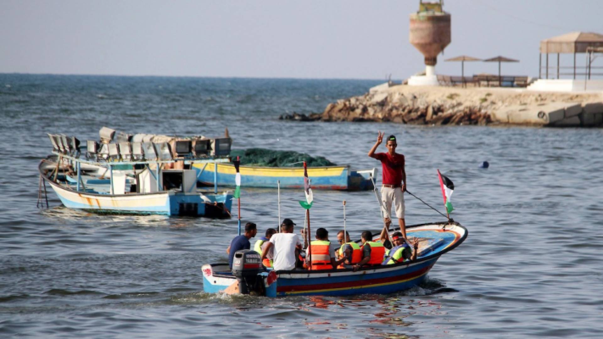 الإحتلال يعيد فتح بحر غزة أمام الصيادين الفلسطينيين