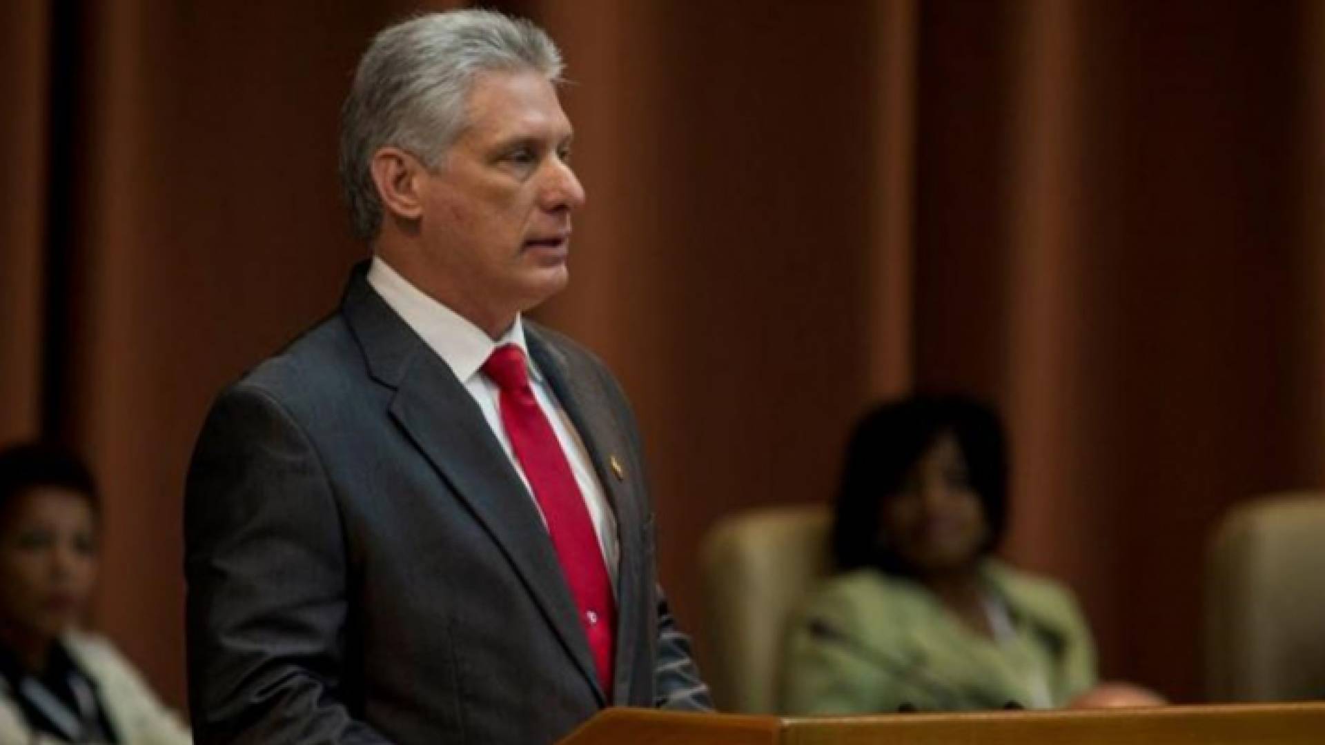 الرئيس الكوبي ميغيل دياز كانيل