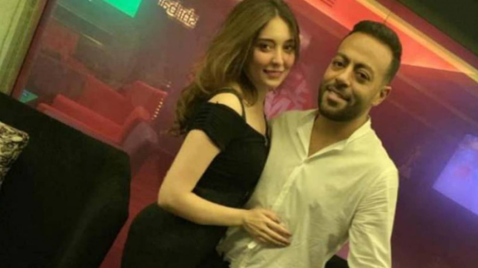 تامر عاشور يعلن فسخ خطوبته من ملكة جمال الكون بعد 3 أشهر فقط