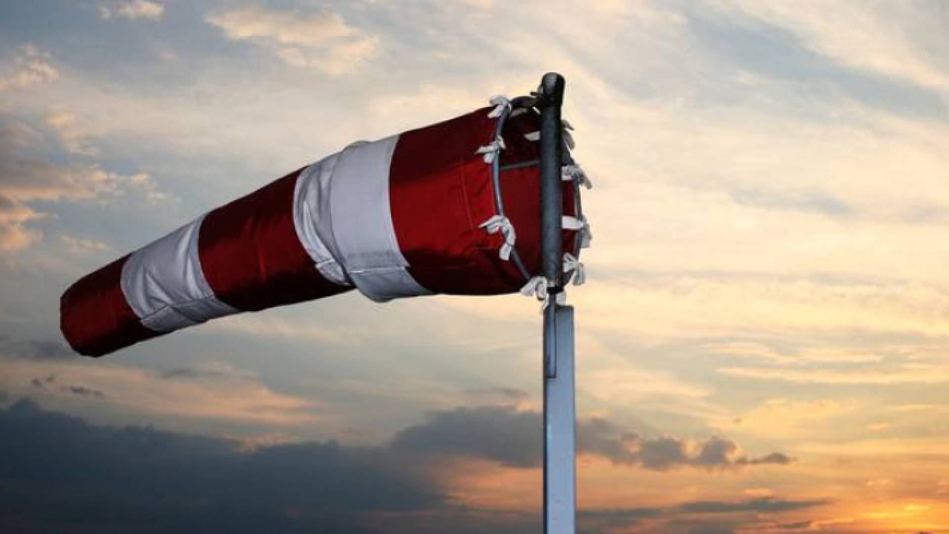 طقس العرب: اشتداد الرياح الشرقية التي تؤثر على الأردن خلال الساعات القادمة