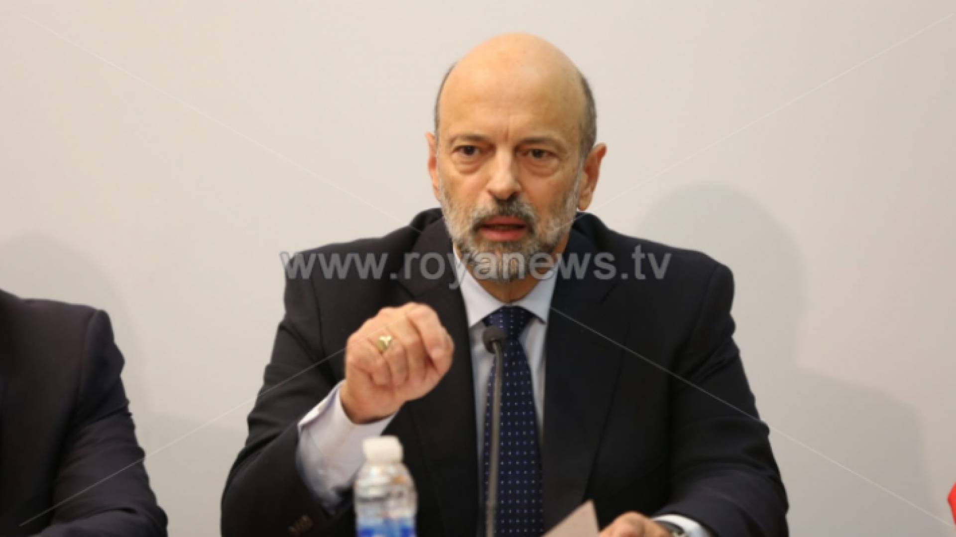 رئيس الوزراء عمر الرزاز - أرشيفية