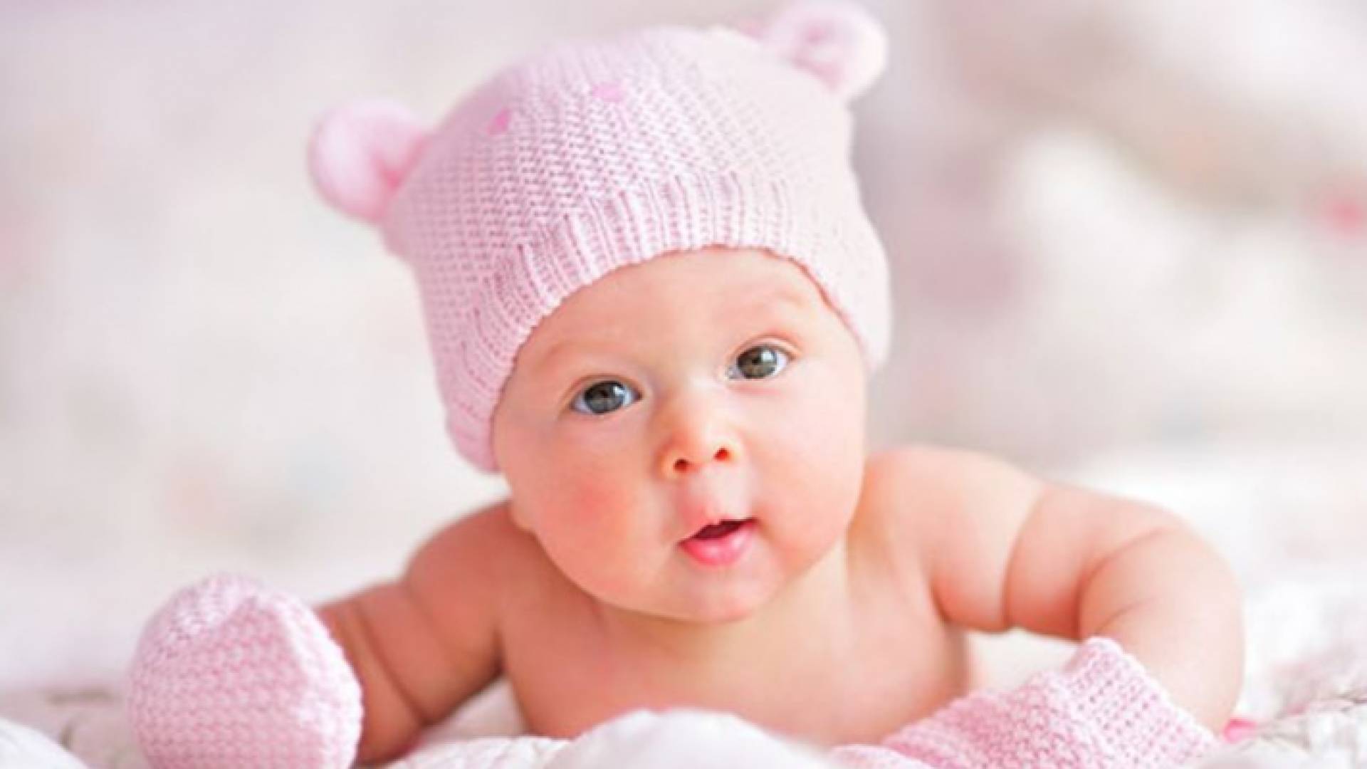 شعور الأب بالدفء والرقة لدى حمله رضيعه يزداد عندما تكون أنثى