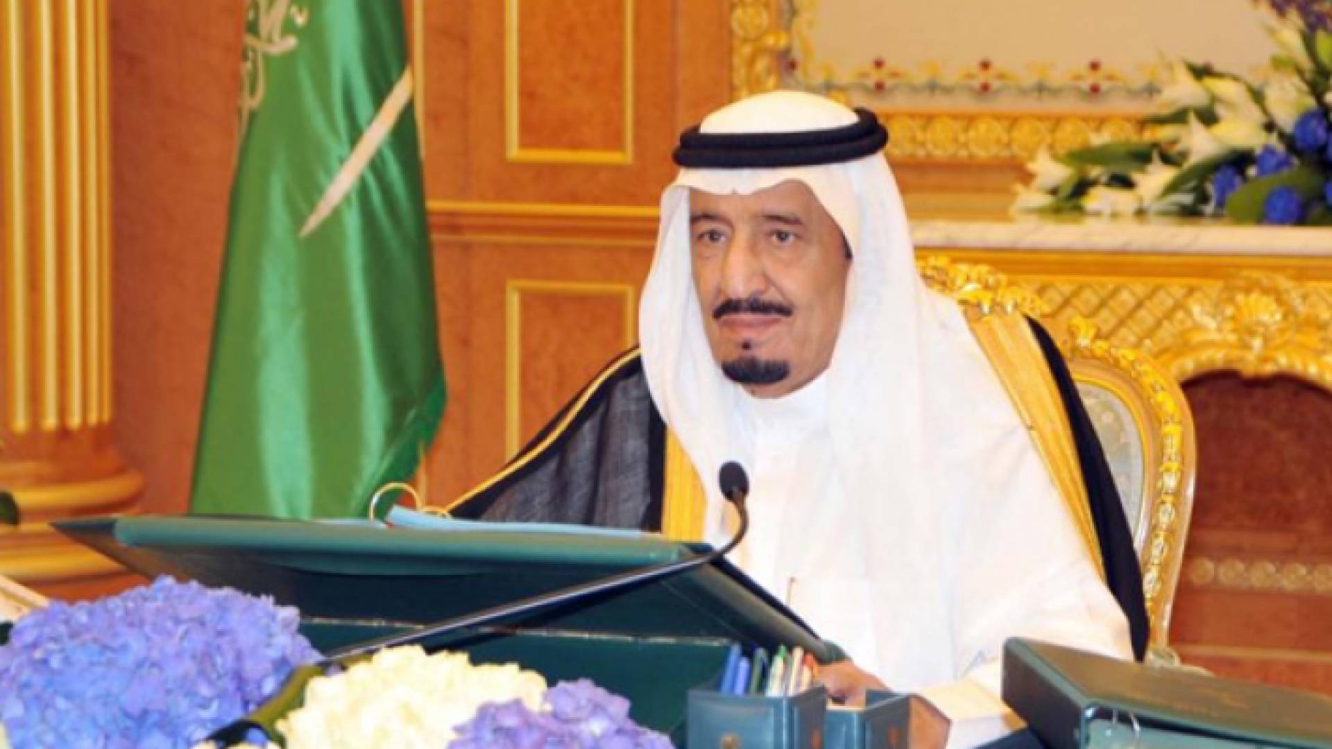 الملك السعودي يدعو إيران للتخلي عن "الفكر التوسعي" الذي "أضر بشعبها"