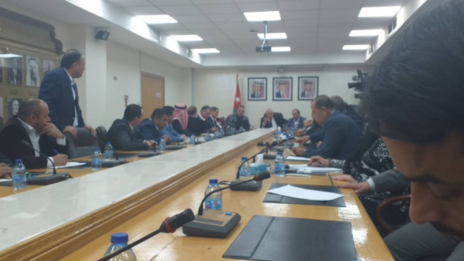 من الاجتماع